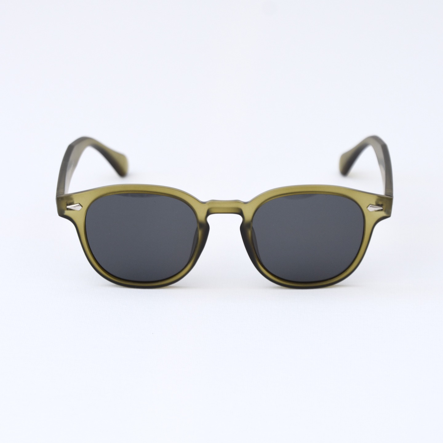 We have a new bestseller! The Garda Sunglasses in Arco Green.
🌿Recycled rPET Frames
🌿UV400 Lenses
🌿Polarised Lenses
Such an easy unisex frame shape to style with and a colour that pops just enough.