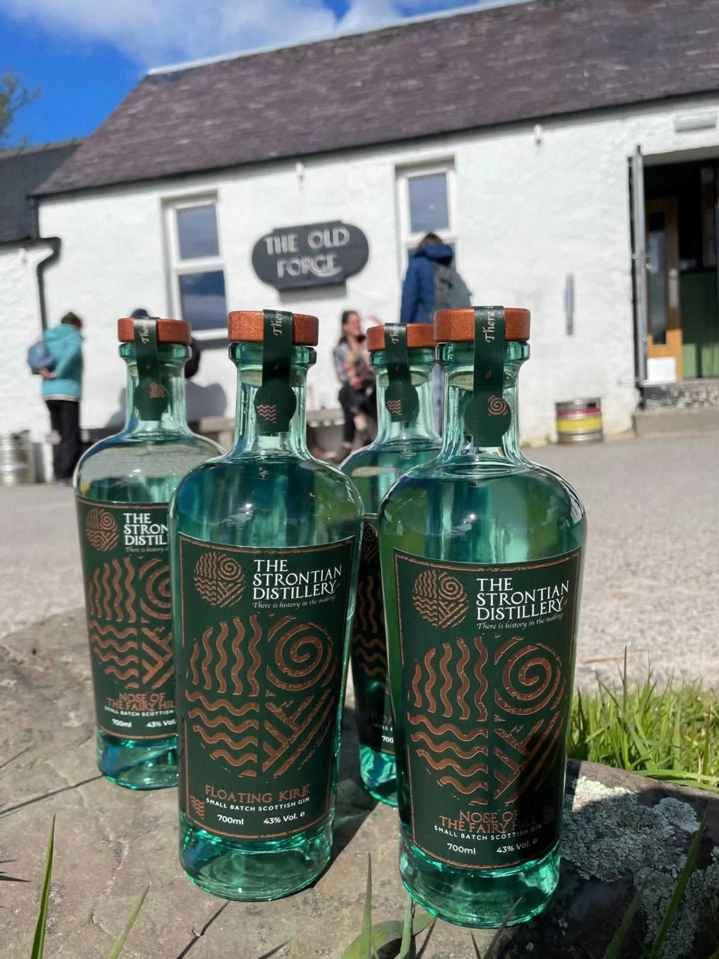 We love supporting local producers, and are delighted to have a fantastic new gin behind our bar from @thestrontiandistillery check it out next time you're in!
📸 @thestrontiandistillery