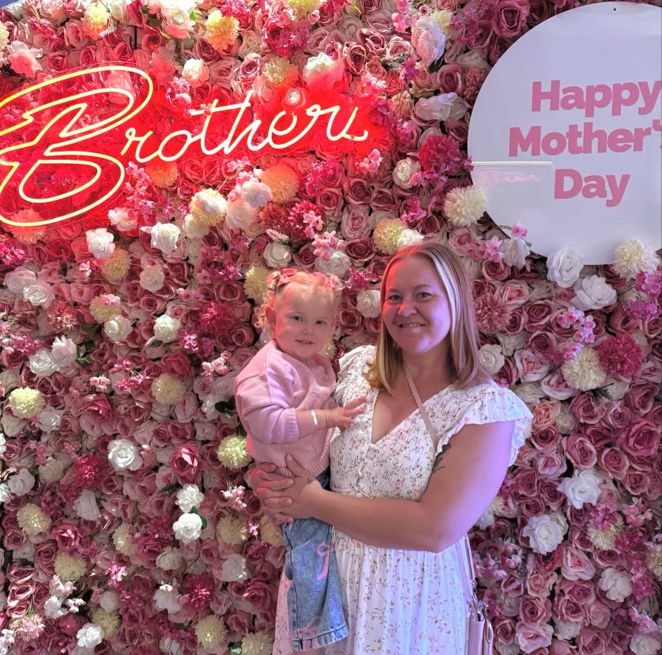 Happy Mother’s Day! 📸 via @brothersipswich 🌸 with our Pink & White Flower Wall