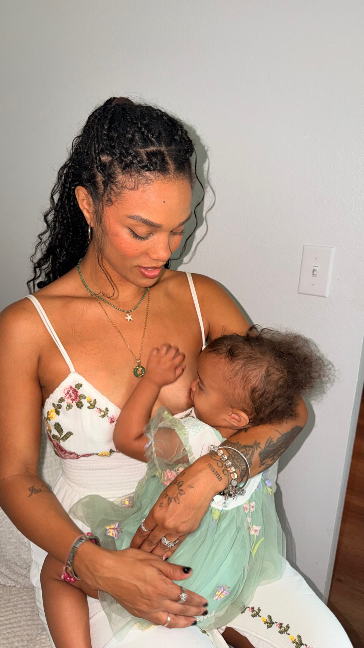 💫 the complete motherhood fairy package ✨
birth + postpartum care , rooted in ritual , love & support
being in ur space, loving on you - the mother. while ur baby rests and you heal.
#palmbayfl #palmbaydoula #birthworker