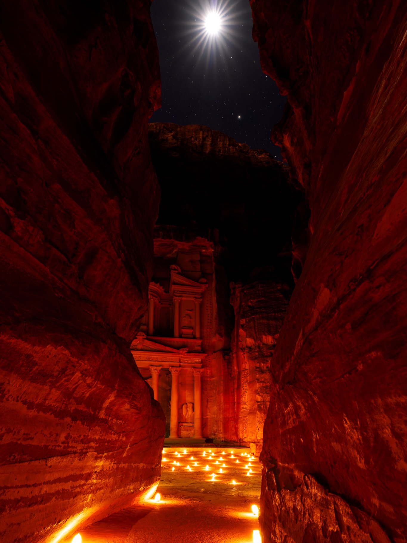 I don't know about you, but I dream about moments like this. Just got home from a fantastic workshop through Jordan, we practically had Petra By Night all to ourselves.
Shot with Sony A7CR with 16-35GMII