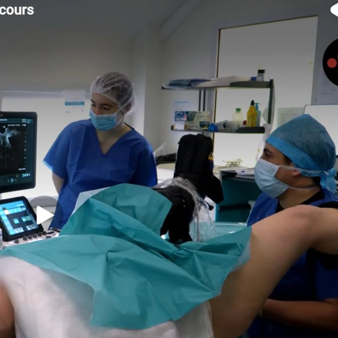 🎥 Le Dr Fayçal Zeghari à l’honneur dans ce reportage de la Maison des Maternelles
Pendant 72h, les équipes ont suivi le quotidien du Centre de Fertilité Diaconesses-Drouot pour montrer les coulisses d’un parcours d’AMP, au plus près des patientes, des couples et des soignants.
On y retrouve notamment le Dr Fayçal Zeghari aux manettes des ponctions ovocytaires, au cœur du bloc opératoire.
Chez La Maison de la Fertilité, nous sommes fiers de pouvoir accompagner nos patientes aux côtés de professionnels aussi engagés et expérimentés.
🎬 Reportage à découvrir ici : https://www.youtube.com/watch?v=7vhvKFsQIeI&utm_source=chatgpt.com
#fertilité #AMP #PMA #FIV #lamaisondelafertilite