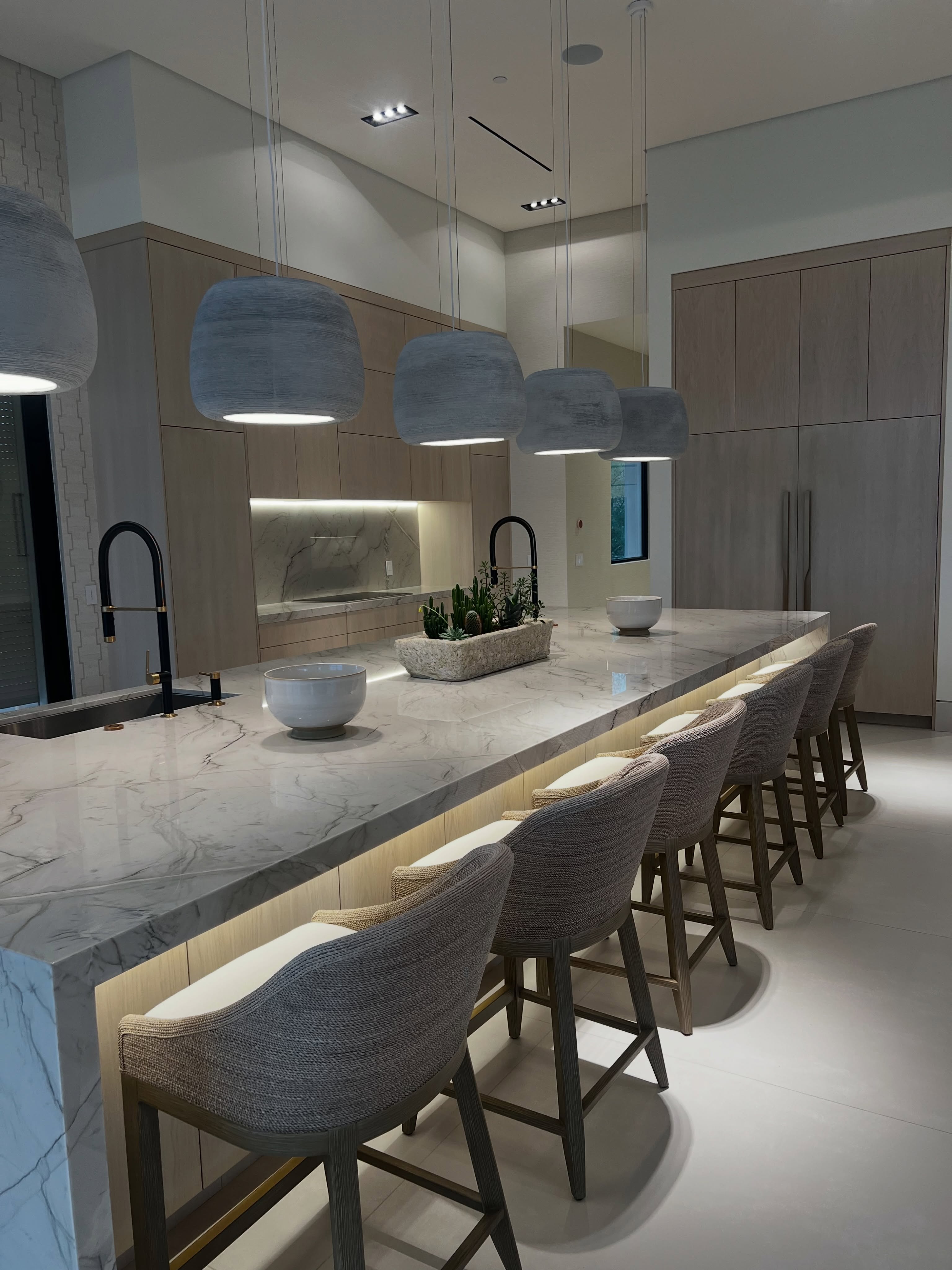 Lighting is the new black 🖤 Under the island, cabinets, toe-kick, the right temperature and dimmable….its worth just as much investment as the materials