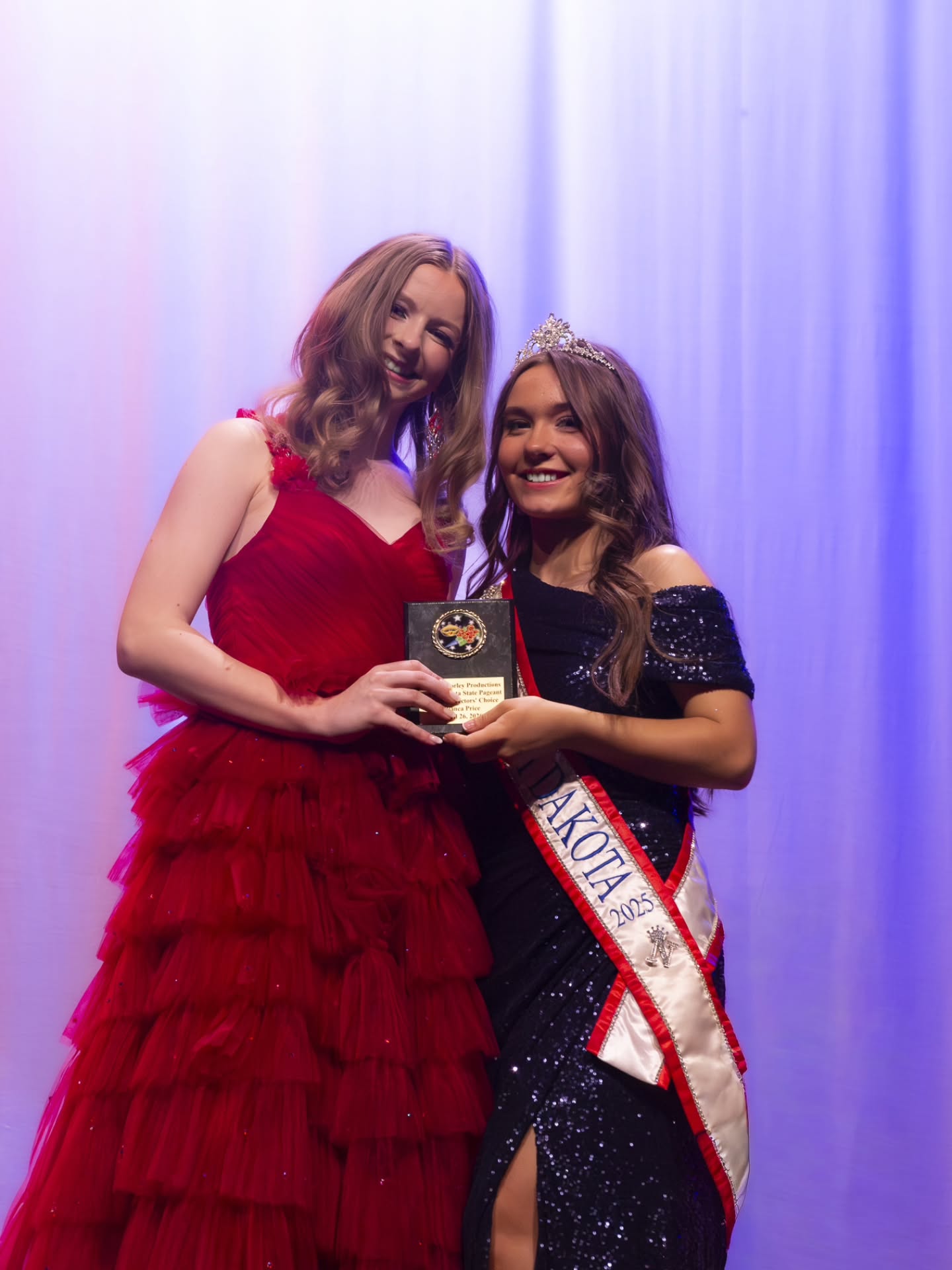 @aspenmarie_photography captured our award winners so beautifully!
Congratulations again to the Overall Directors' Choice Award Winner and Publication Award Winner π, Bianca Price!
We're so proud of you!
#Publication #WeAreFamily
#Forevermorley
@biancafrancineofficial