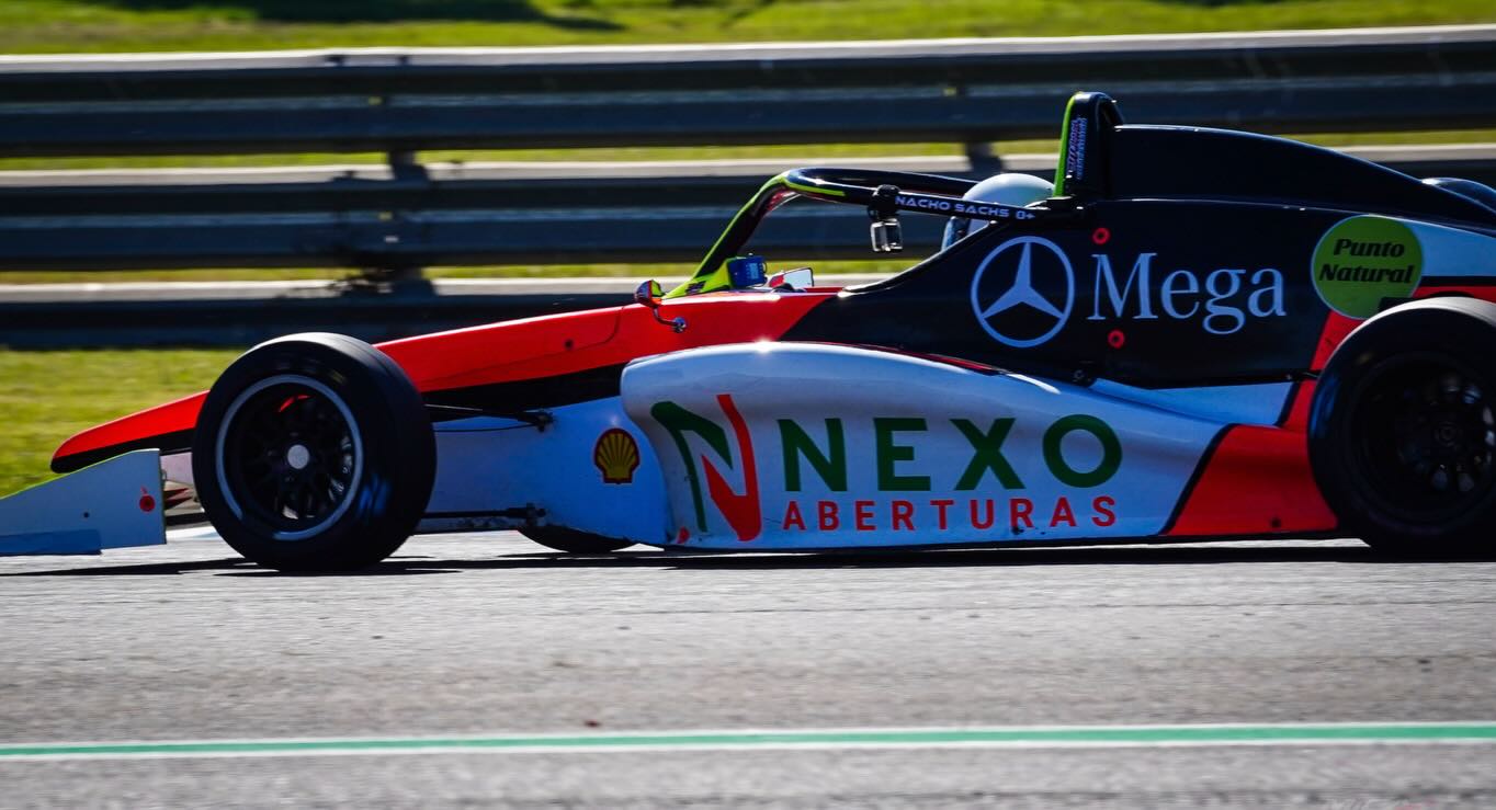 Cerramos termassss
Un finde algo complicado con la caja y el funcionamiento del auto, aún así me quedo con lo positivo de haber conocido un circuito muy lindo y a toda la gente que se acercó al box.
Gracias a Dios por iluminar mi camino, al @gabrielwernercompeticion @juliohoraciosimon @fji.taller a los amigos familiares y sponsors que hacen posible que yo pueda correr.
@automotoresmegasa @nexoaberturas @lafamilia_sb @laprimera.carniceria_ @cmdelapiel @puntonaturalparana
En 15 días Cabalen Alta Gracia💪🏻💪🏻.