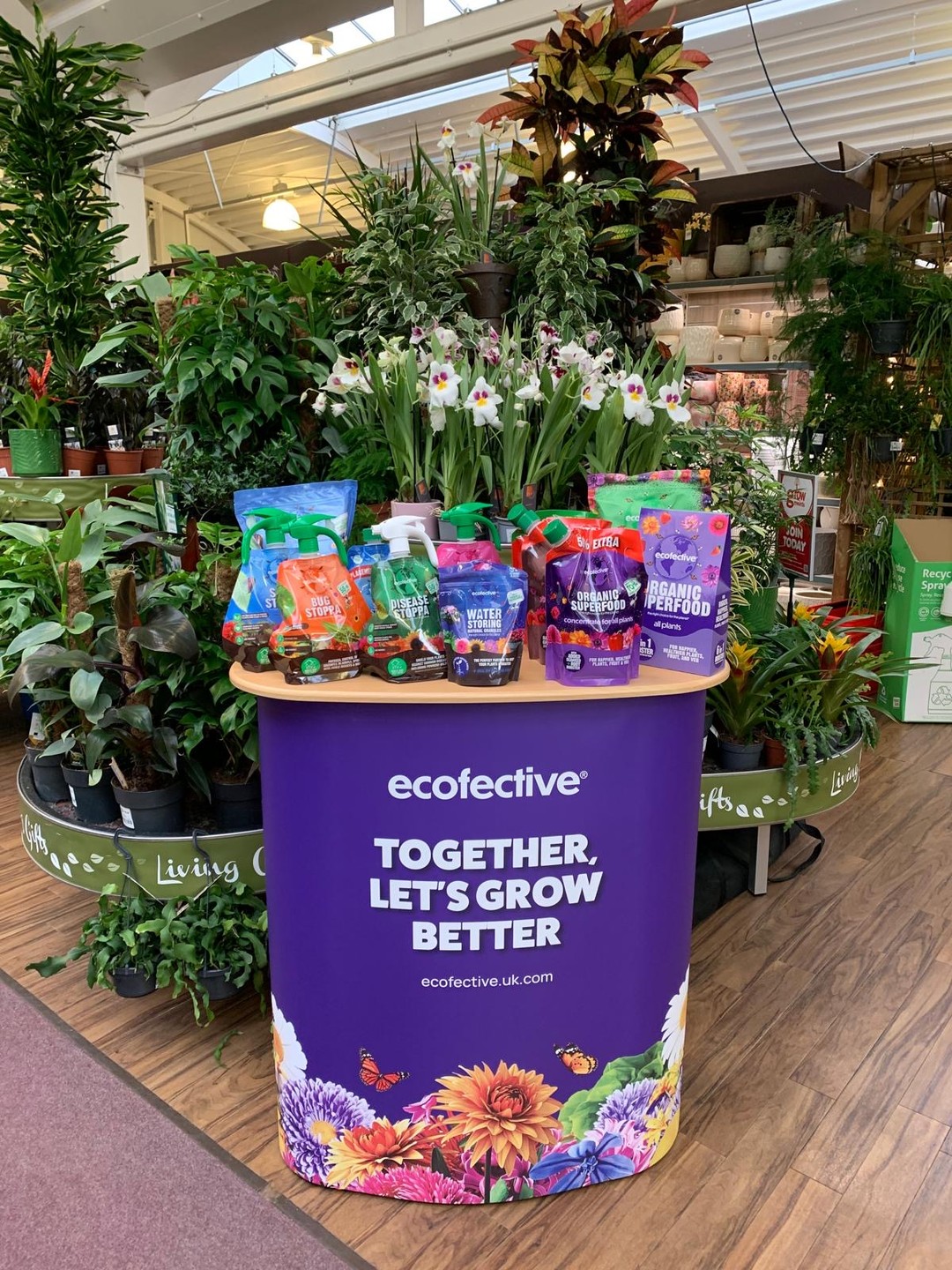 We’re at Wilmslow Garden Centre today! 🌿✨
Talking about all things Ecofective, including our Joyful Rebellion campaign where we are encouraging gardeners to ditch the rules, embrace a little wild, and create spaces that support bees, pollinators, and wildlife 🌱🐝💚
If you’re nearby, pop down to say hello, we’d love to see you! Plus, there’s even a chance to grab some freebies 👀🎁
#WilmslowGardenCentre #Ecofective #JoyfulRebellion #Freebies