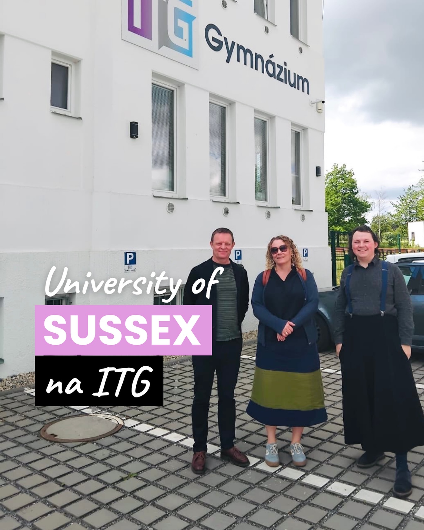 ITG navštívili dva profesoři ze School of Education and Social Work, University of Sussex ve Velké Británii 🇬🇧
Nahlédli u nás do hodin:
👉Humanities:
👨🏫Martina Pocha ve druháku
👨🏫Dominika Obruči v prváku
Co se jim u nás líbilo? Například to, jak studenty v hodinách Martin s Dominikem motivovali k diskuzi místo pouhého výkladu.
Děkujeme za milou návštěvu 🙋🏻♀️
#itg #gymnazium #itgymnazium #navsteva #universityofsussex @sussexuni