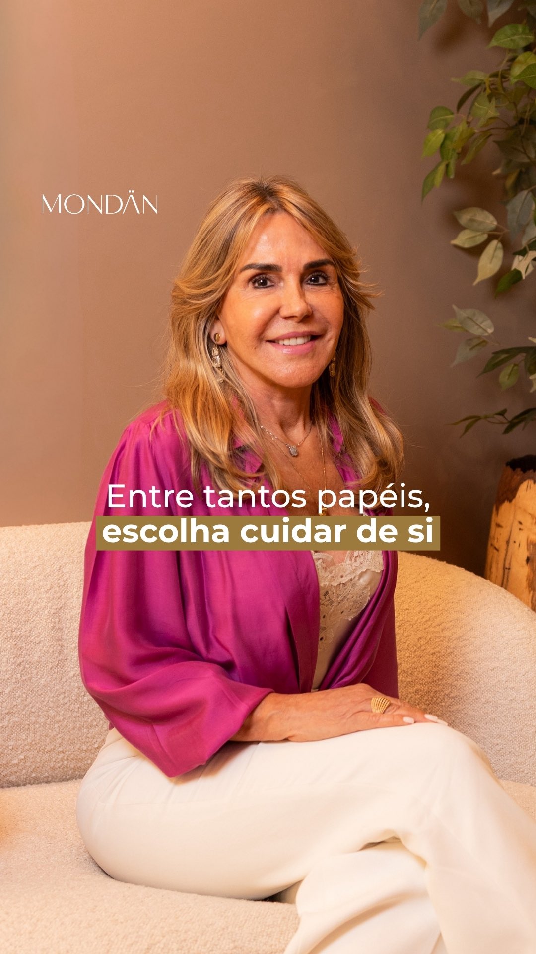 Entre tantos papéis, é fácil se deixar por último.
Ser mãe, profissional, mulher… tudo acontece ao mesmo tempo.
E, muitas vezes, o cuidado com si mesma vai sendo adiado.
Mas cuidar de si também é essencial, não como um luxo, mas como parte do equilíbrio.
Na Mondän, cada detalhe é pensado para proporcionar um cuidado que vai além do estético. Um espaço onde você pode pausar, se reconectar e se sentir bem em cada fase da vida.
Neste Dia das Mães, o convite é simples: se incluir no seu próprio cuidado.