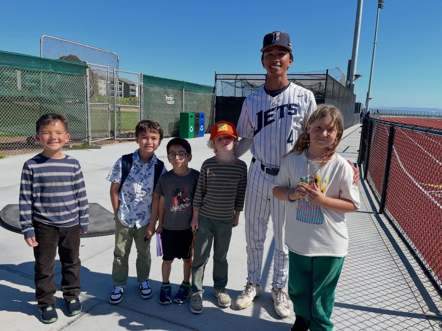 What a fun week! We saw the Encinal Jets Baseball team play and win, we worked on our projects for our upcoming art show-May 17 2:00-4:00, I got to visit with kids at all four of our sites, and we made gifts for moms. Happy Mothers' Day! #alamedaartsfun #alamedaarts #encinalbaseball #alameda #kidsart