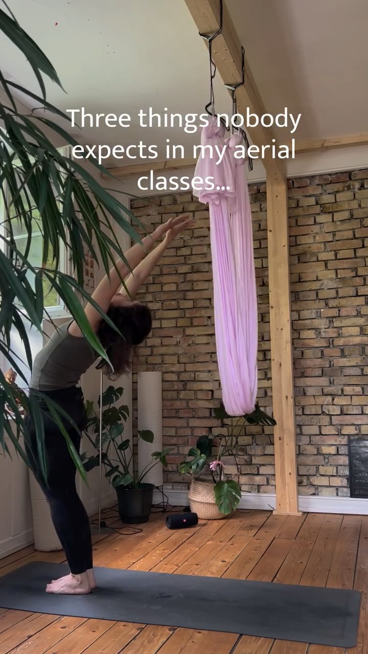 More than a workout.
More than a stretch.
Aerial is where challenge meets play,
and doubt slowly turns into confidence.
It’s never too early — or too late — to begin 🧚
If you’ve practiced Aerial already…
what surprised you the most in your first classes?
Share your experience in comments 👇😊
#aerialyoga #yogavorarlberg #yogadornbirn #movewithpurpose #movewithconfidence
