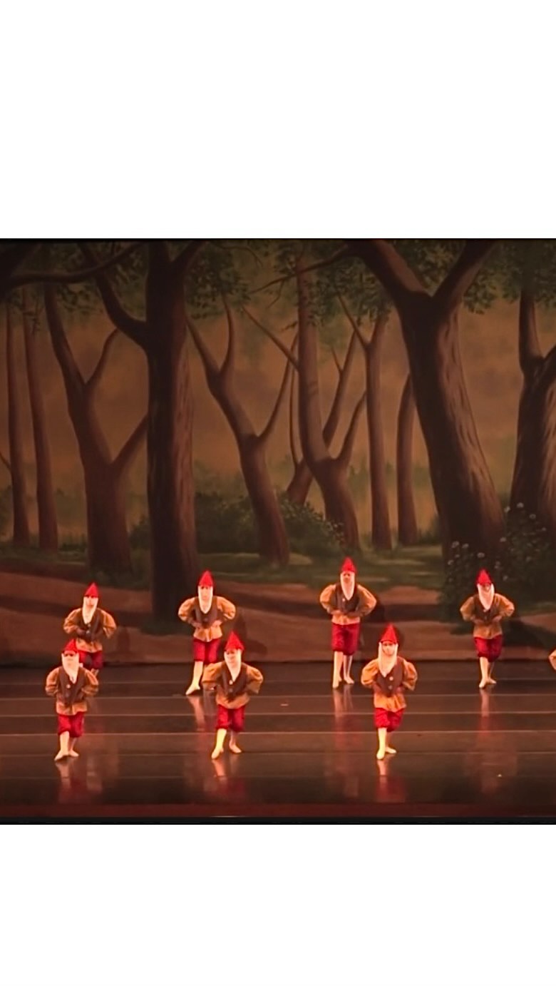 From studio —> stage! See these Gnomes in action THIS weekend when @littletonyouthballet brings Hansel and Gretel to the stage May 9 and 10! 🍄🧙♂️
Tickets are still available!
🔗 in bio
🎟️https://www.littletonballetacademy.org/hanselandgretelballet
#hanselandgretel #hanselandgretelballet #gnomes #lybproduction #lybdancers