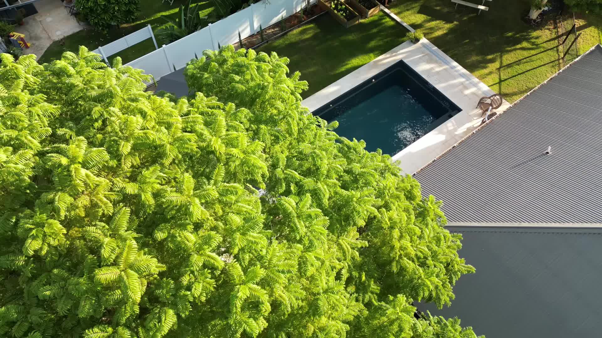 The Absolute, by Leisure Pools 💦
So much in one pool! An impressive array of integrated features, offering a built-in spa, splash deck, gradual sloping floor and deep end swim out bench.
Contact the Pool and Spa Centre Toowoomba for a quote!