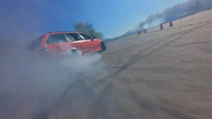 Geiler Run von @tim323i 💯 Ich danke dir für die geile mitfahrt!🔥Pilot: @9966.leon #driftlife #bmwlove #germany🇩🇪 #smokethetyres #fpvcinematic