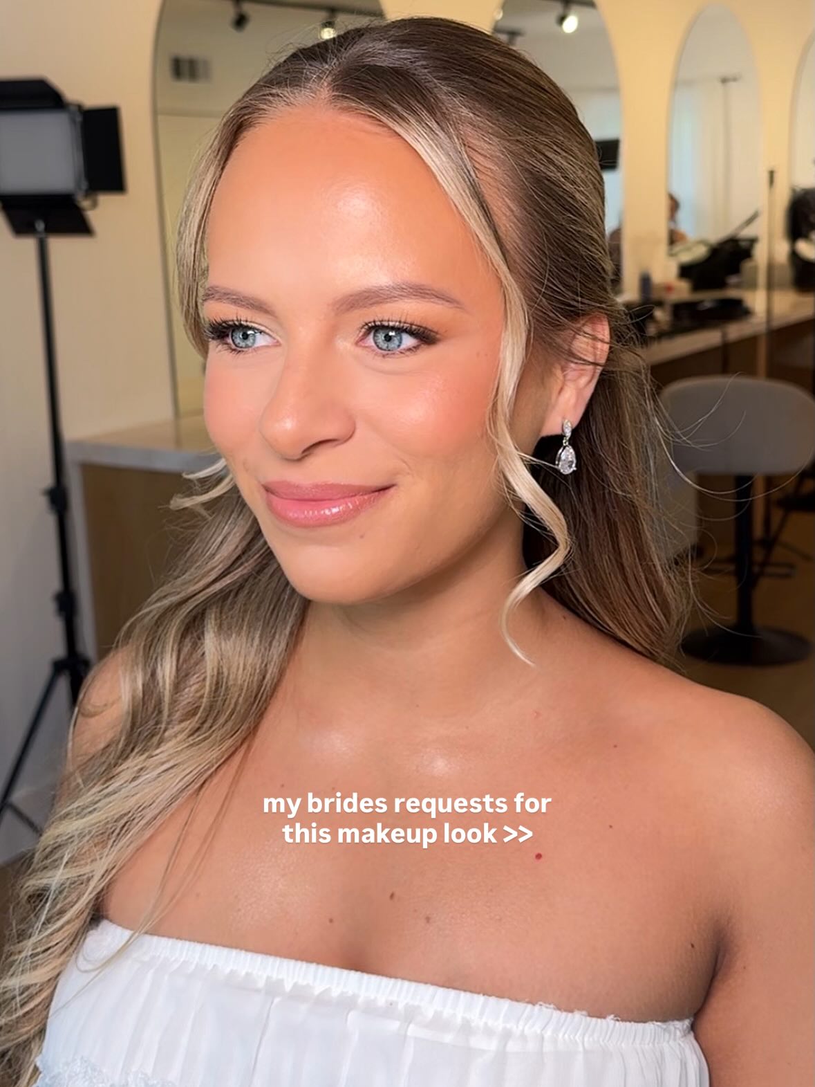 A perfectly packaged bridal makeup request 🎁 Recreating this look for Allison’s wedding day in 3 weeks!
#bridalmakeup #glowymakeup #bridesoflongisland #longislandmakeupartist #newyorkmakeupartist