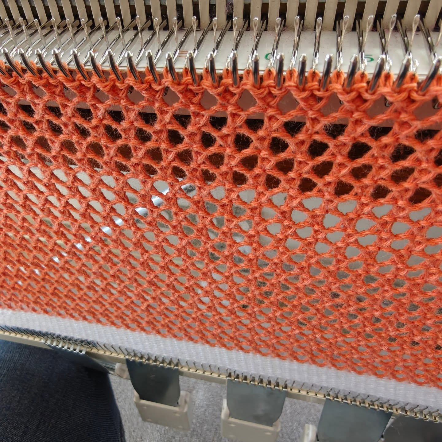 Loving this mesh lace project today! 🧶 It's been a while since I've worked with lace, and this one's a special order. Plus, I've got a couple of cotton mesh scarves ready for the @newbyhallandgardens spring fair this weekend! ✨🛍️