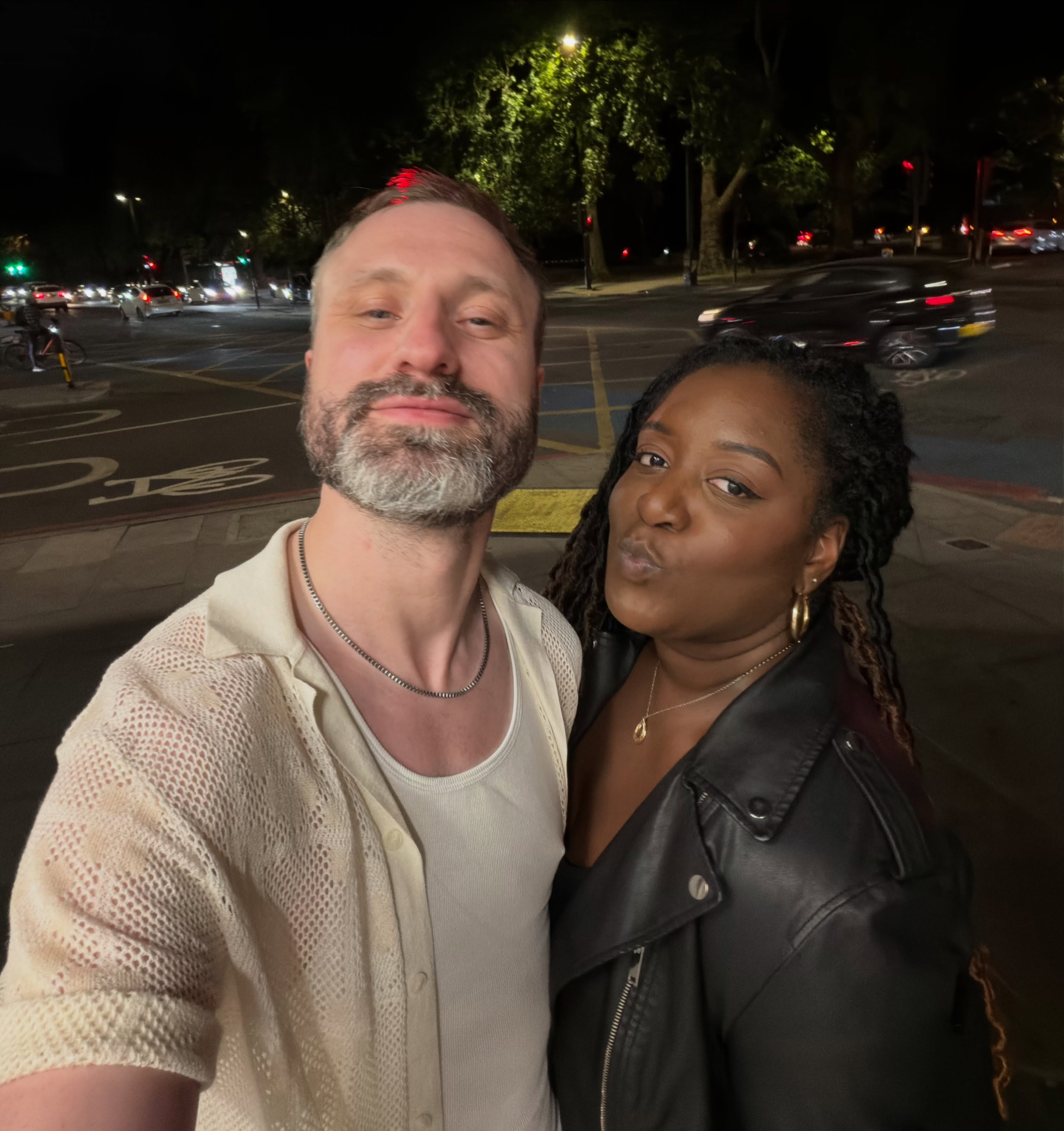 Last night I had the absolute PLEASURE of the company of my absolute favourites @rachelreviewed and @pinkprincetheatre round mine for drinks. With a guest appearance from the incredible @alexth3lion92 LOVE LOVE LOVE the friends I have made through my alter ego London Theatre Doc