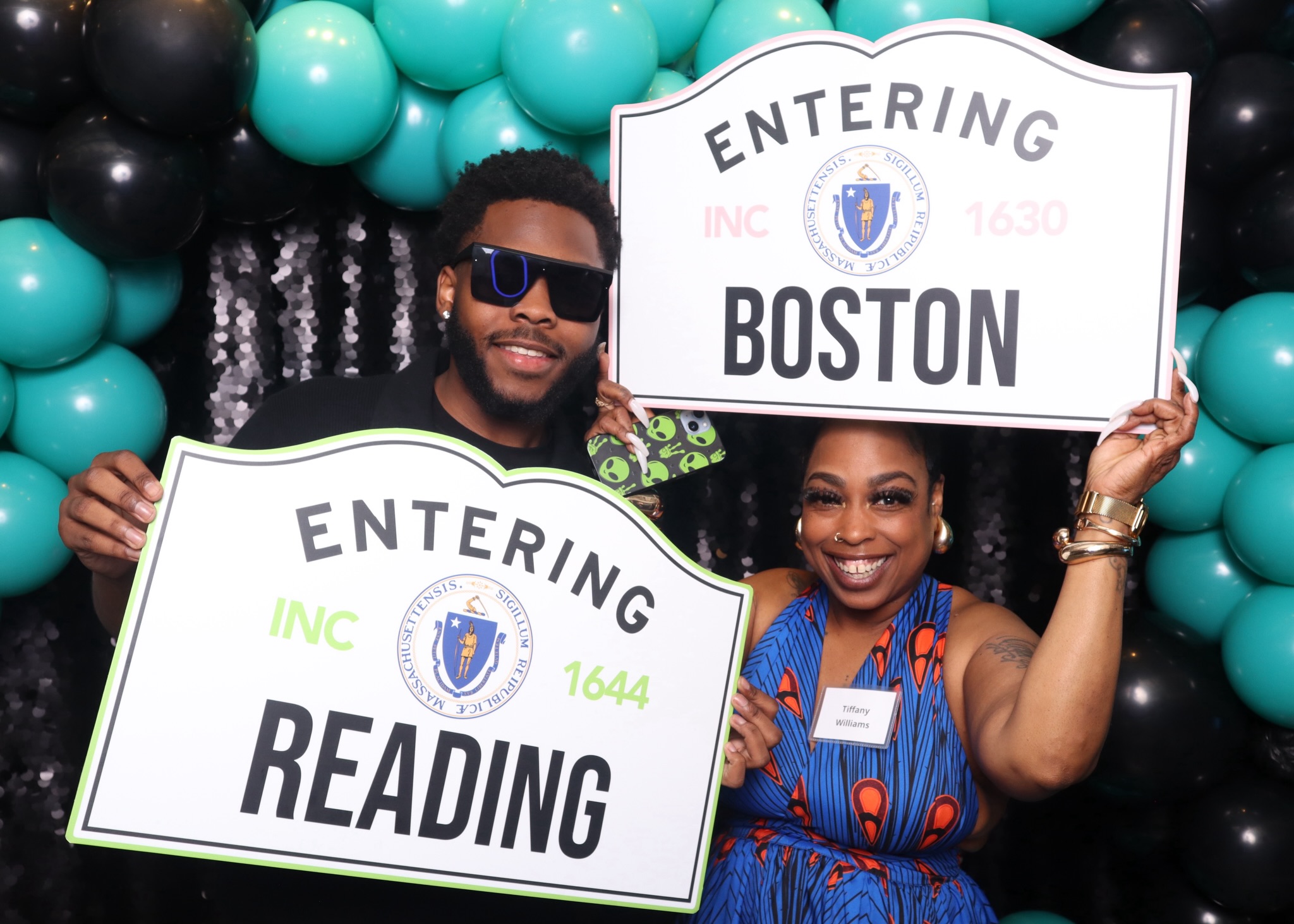 Running it back to the @metco_inc Gala! Our oversized props were a hit!! 💜💛💚🧡🩷 Thank you for having us! Stay tuned for some more of our favorite pics from the night. #theexodusbooth #bostonphotobooth #metcomademe #boston #metco60