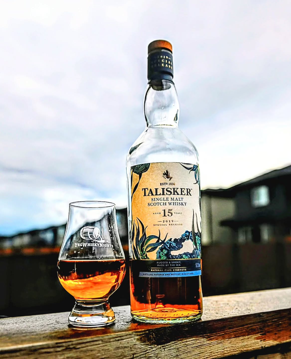 An oldie but a damn goodie today.
Clouds are rolling in. A few sprinkles from the sky. And a moody dram in the glass.
This 2019 special release from @talisker is one of my fav Talisker releases ever. A heavier charred bourbon cask matured 15 year old this one absolutely shines. More minerality and a beautiful light smoke wacting over it.
I have a hard time pouring this bottle because I like it so much.
.
.
.
.
.
#talisker #whisky #scotch #2019 #caskstrength