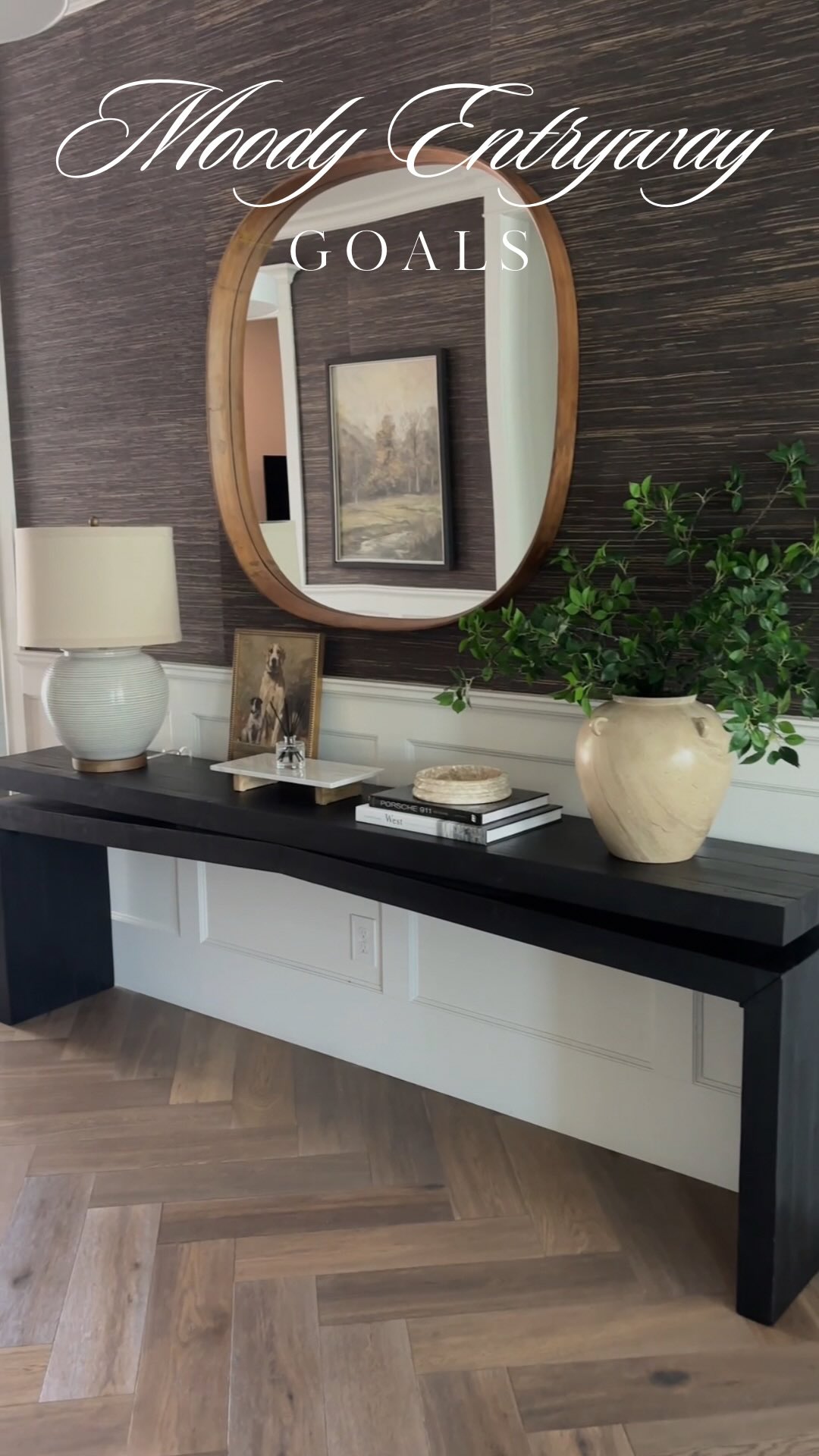 For this entryway, our client wanted something that felt masculine and moody, but still warm and welcoming. He’s a huge animal lover, so we brought in layers and texture to keep it cozy, while still giving the space that sense of presence and quiet luxury you want the moment you walk through the door.
Tell us, what’s your favorite part of this gorgeous entryway?!🖤