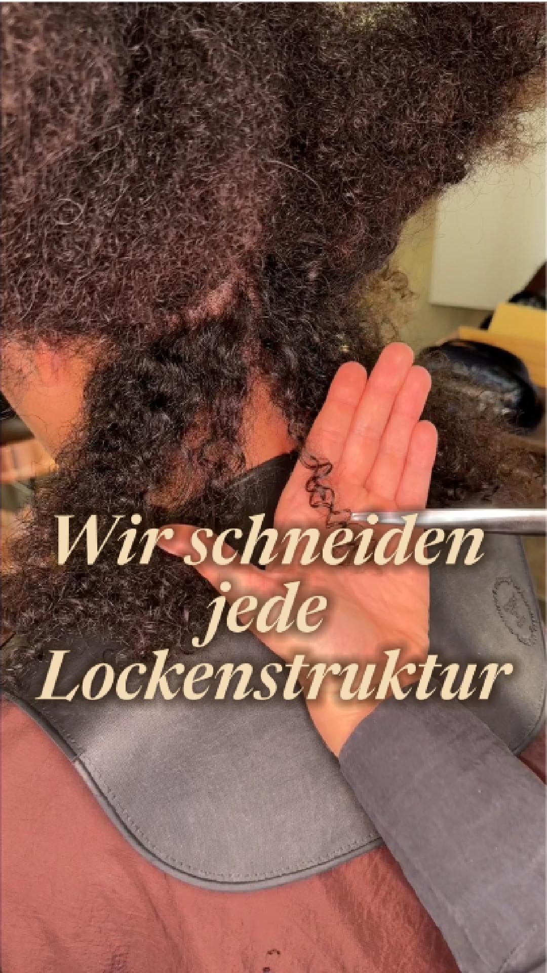 Wenn du eine Afro-Struktur hast, kannst du als Neukundin ganz unkompliziert unseren Trockenschnitt Express buchen. 😊
Unsere Spezialistinnen gehen gezielt auf deine individuelle Lockenstruktur ein und bringen deine Locken wieder in eine harmonische, schöne Form. 🤍
Deinen Termin kannst du ganz einfach unter lockenelite.at anfragen ✨
#lockenelite #afro #afrohair #afrohaircut #locken