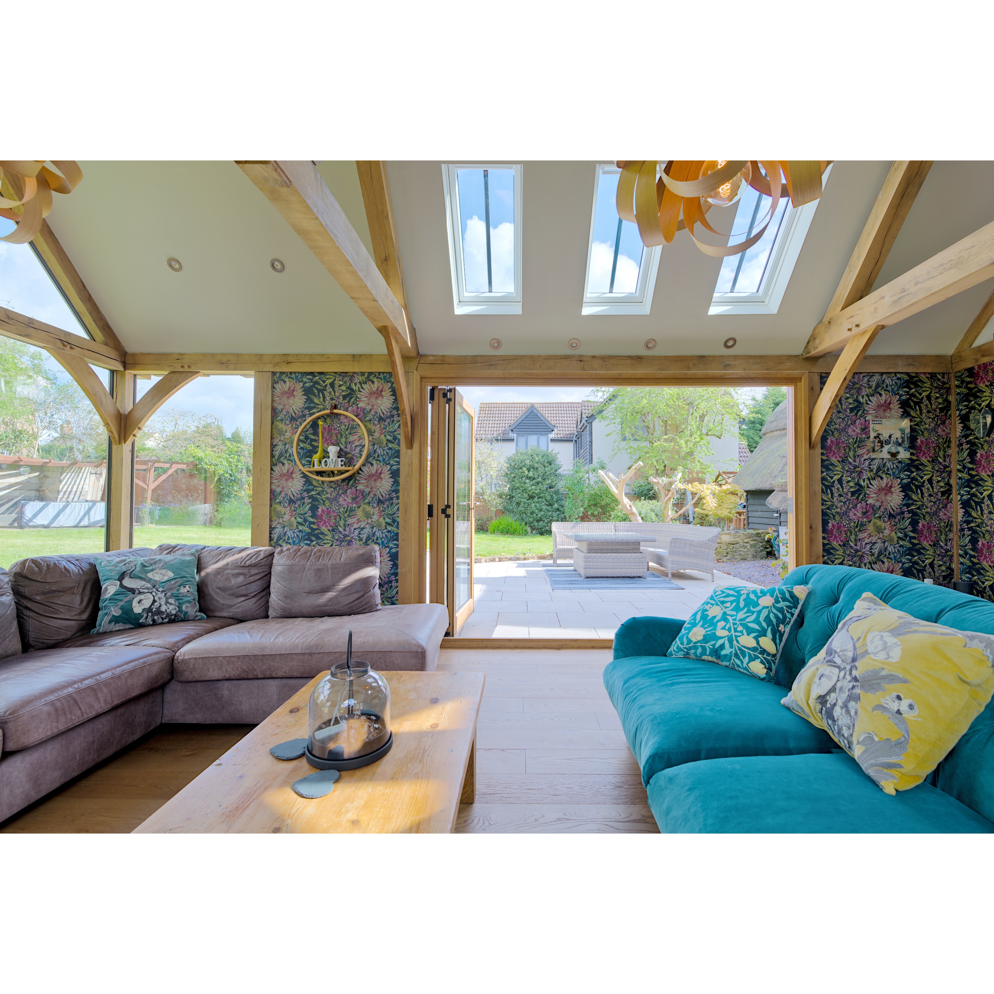 Marketing with intention helps you stands out - tell a story, what do you want the buyer to feel when they see the property? Excited? Intrigued? Curious?
#propertyphotography #hertfordshire #propertymarketing #interiordesign