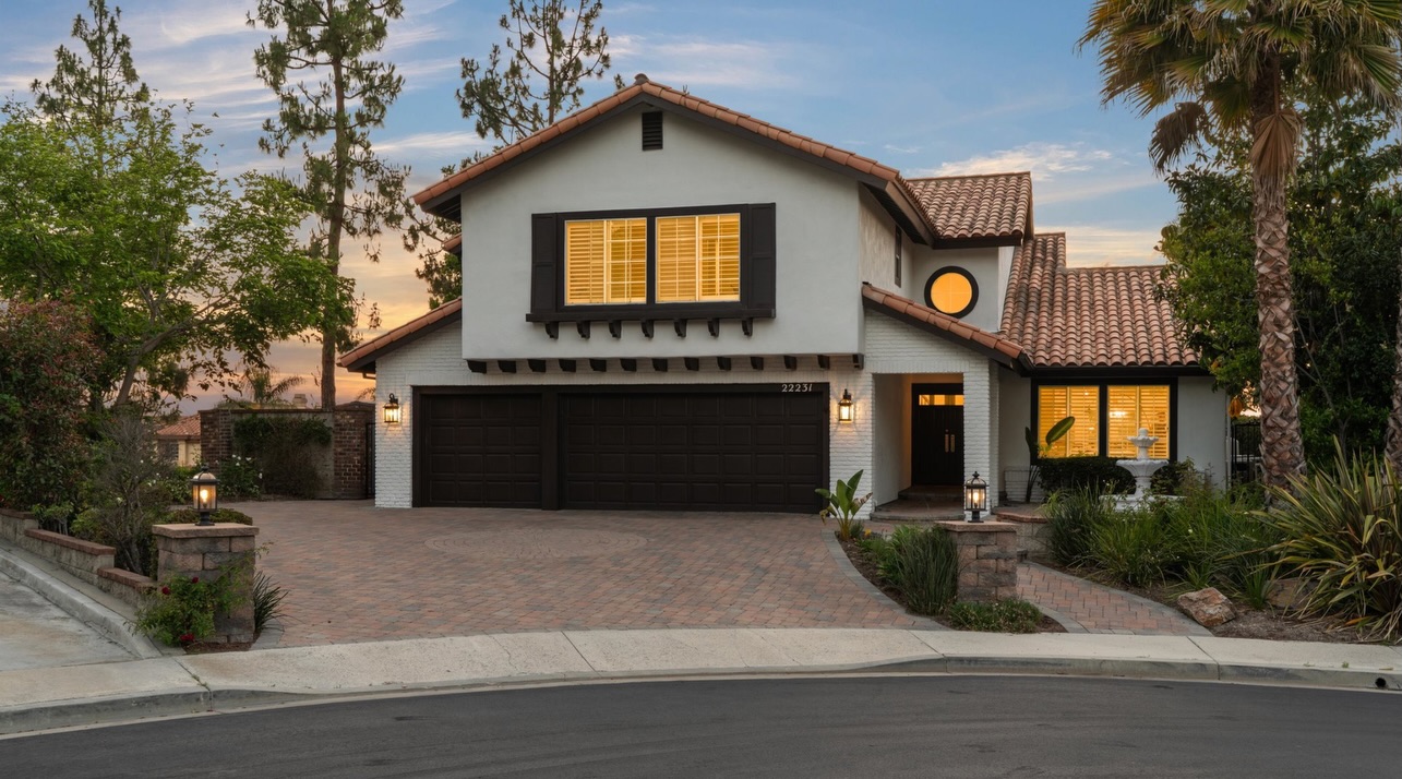 Just Listed in Mission Viejo ✨
Welcome to 22231 Stillwater, now offered at $2,099,000. This beautifully reimagined 5 bedroom, 3 bath residence with over 3,300 sqft is tucked behind the exclusive gates of Canyon Crest Estates on a quiet single-loaded street.
From soaring ceilings and abundant natural light to the resort-style backyard and remodeled gourmet kitchen, every detail of this home was designed for elevated everyday living. Featuring quartz countertops, a large center island, farmhouse sink, stainless steel appliances, and seamless indoor-outdoor flow, this home perfectly balances luxury and comfort.
A rare opportunity to own in one of Mission Viejo’s most sought-after gated communities.
👉 DM to schedule your private showing.
Audra Lambert | Realtor®
DRE 01909872
📞 (949) 697-2232
📧 audra@lambertgrouphomes.com
Realty One Group West
DRE: 02172339, 02226265, 01700814, 02198691, 02206550
#justlisted #missionviejo #luxuryhomes #gatedcommunity #ocrealtor