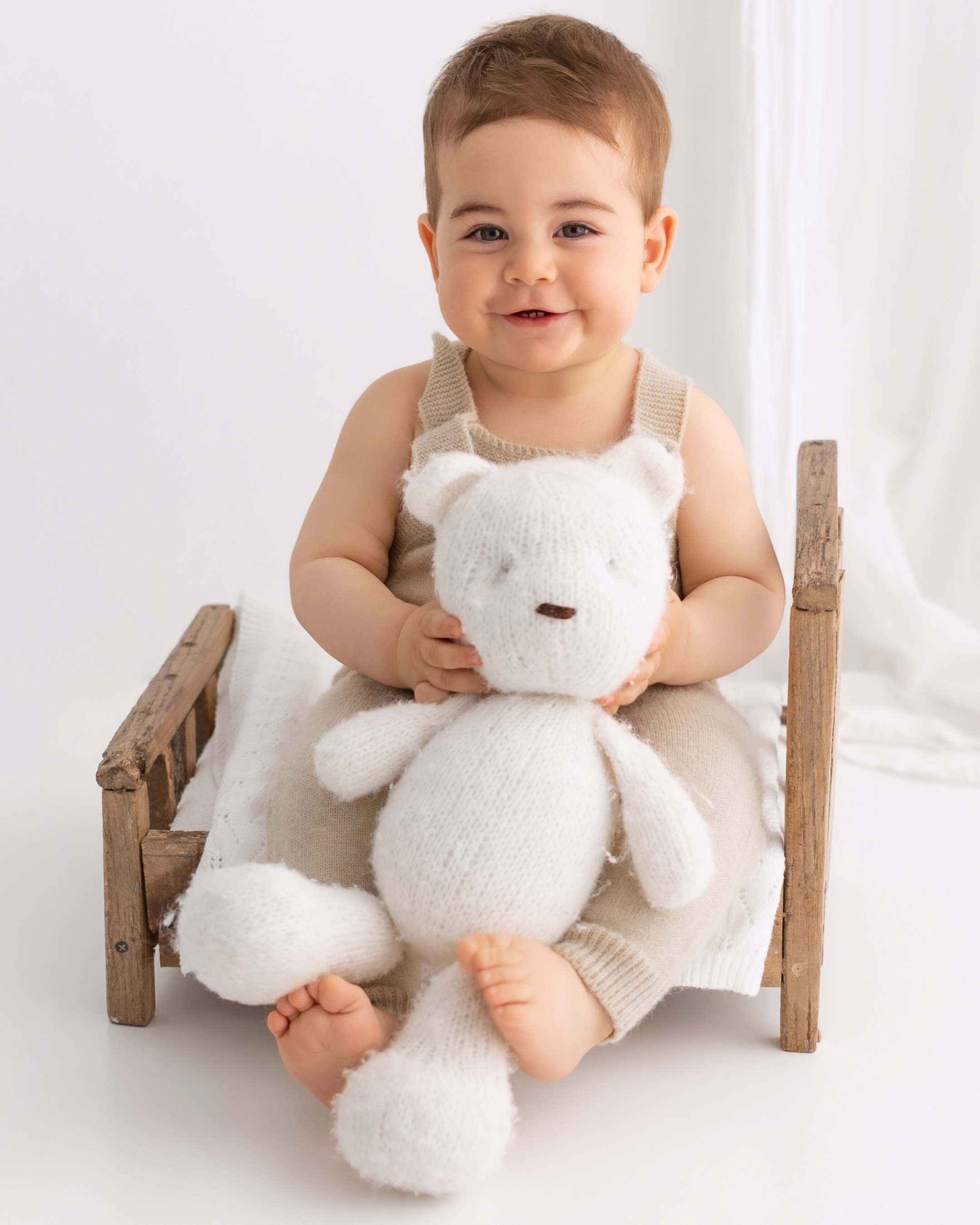 Welcoming all of these return clients back into my studio for their baby milestone sessions has been the BEST way to start May. It you haven’t had your baby photographed since their newborn session, consider this your sign to get back in touch (= My older baby sessions are also open to new clients, so if you missed the newborn photography stage and are having mad regrets, this is also your sign to shoot me a message or an email so that you don’t miss the baby stage as well!