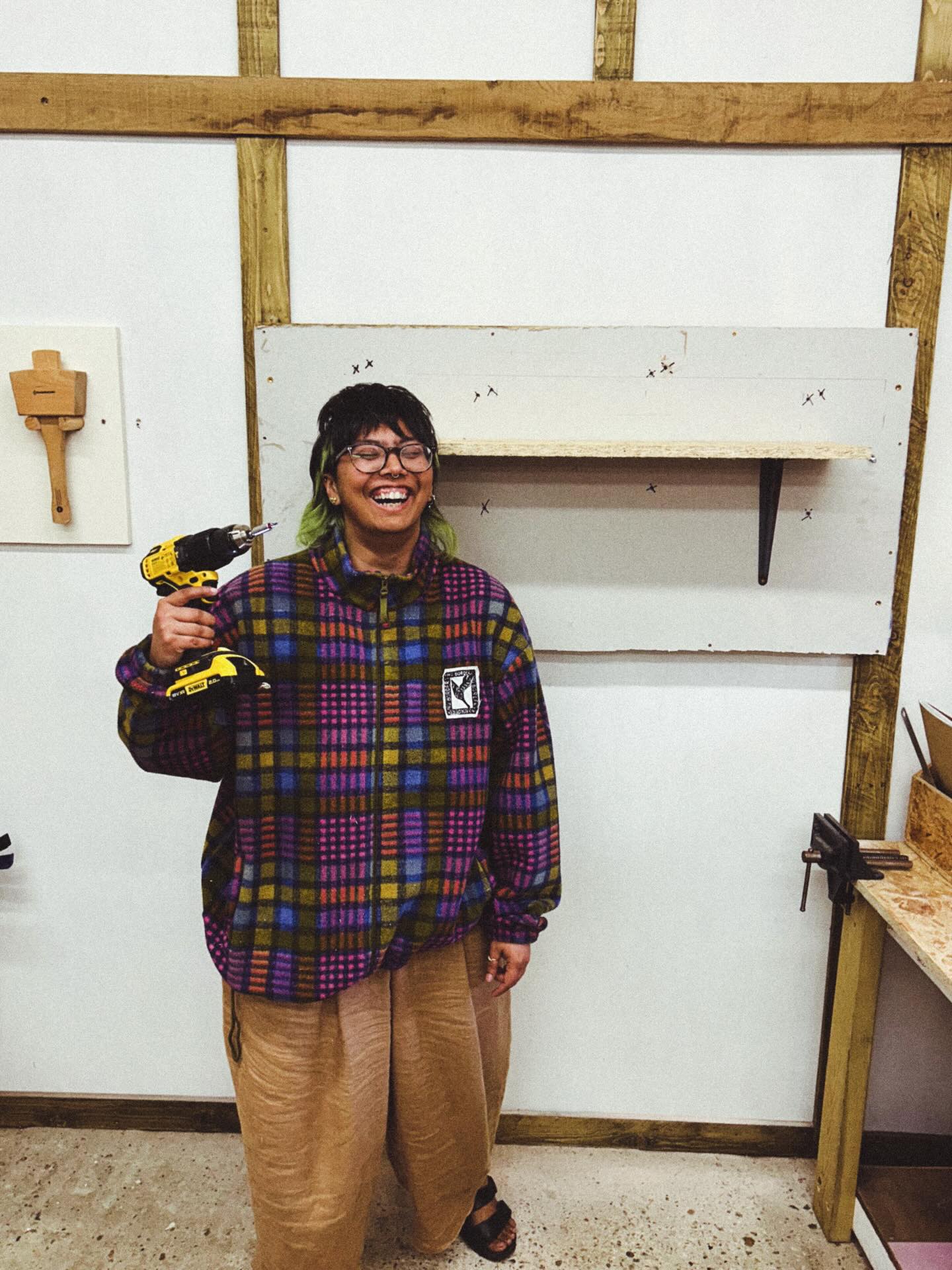 Obsessed with the grins from our LGBTQ+ DIY class when the shelves go up! This course breaks down the mysticism and fear around electric drills and teaches step-by-step guides of putting up shelves (or anything on the wall) at home. We’ve had amazing feedback of people springboarding from this course onto gaining so much more confidence of DIY at home and taking on tasks and fixes they never thought possible! We have another of these workshops available in the 5th of July, and our next lgbtq+ only version will be coming later in the summer/autumn.
These courses are made radically financially accessible thanks to our grant fund from @tnlcommunityfund
#diy #lgbtq #diyworkshop #queerempowerment #toolsforall