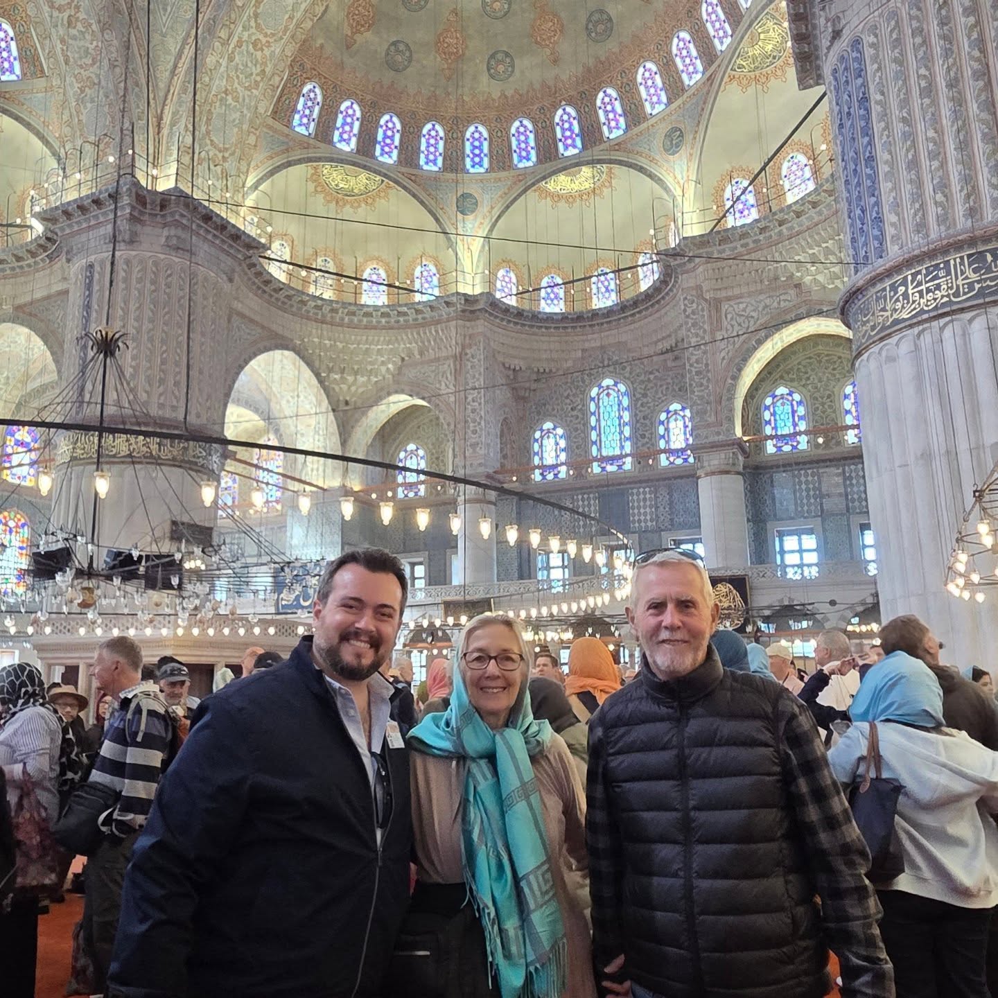 Do you know why we call here Blue Mosque? They know 😀
.
.
.
#istanbultour #bluemosque #privatetour #privateguidedtour #privatetourinistanbul