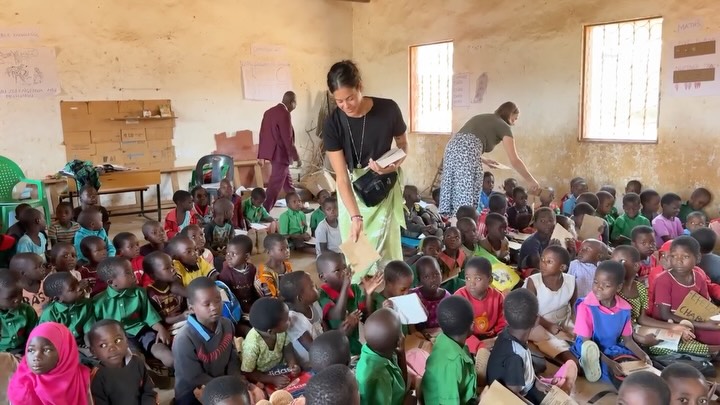 This video is from 18 months ago, when we visited Mafunde Primary School, one of our four partner Primary schools that feed into Hope Secondary.
Thanks to the generosity of others, we have now started building at Mafunde, equipping the school with more classrooms and a fully stocked library.
This will make a world of difference, allowing all the children to learn at a desk and inside a classroom, providing access to books and allowing us to run literacy programmes within the school to support the teaching of English.
#BringingHope #SeeingChange #Makingadifference #Hope4Malawi #RuralBlantyre