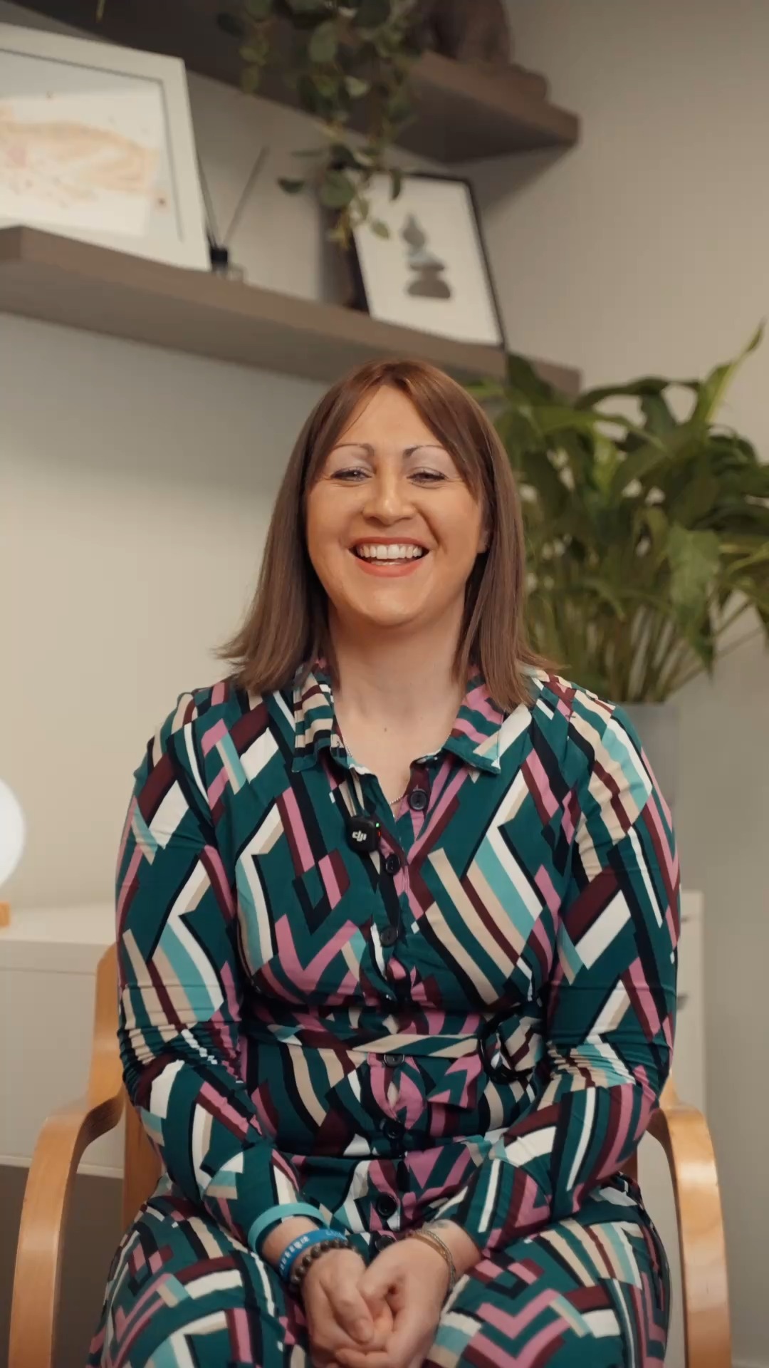 Meet Carolyn, one of our fantastic Acupuncturists ✨
Last month, @acottstudios sat down with Carolyn to talk about what you can expect during an acupuncture appointment, the conditions she commonly treats, and why acupuncture is often much less scary than people imagine.
From helping with pain, stress, tension, sleep, hay fever and so much more, acupuncture can be a gentle and relaxing treatment that supports both body and mind.
Watch to learn more about how acupuncture works, what a session looks like, and why so many people find it such a positive experience.
If you’d like to find out more or think you could benefit from seeing Carolyn or Mr Dong, visit our website (link in our bio) or call us on 01256 770022 and we’ll be happy to help 😊 #physicalbalance #thestudioatphysicalbalance #basingstokeclinic #acupuncture #acupuncturebasingstoke #wellbeing