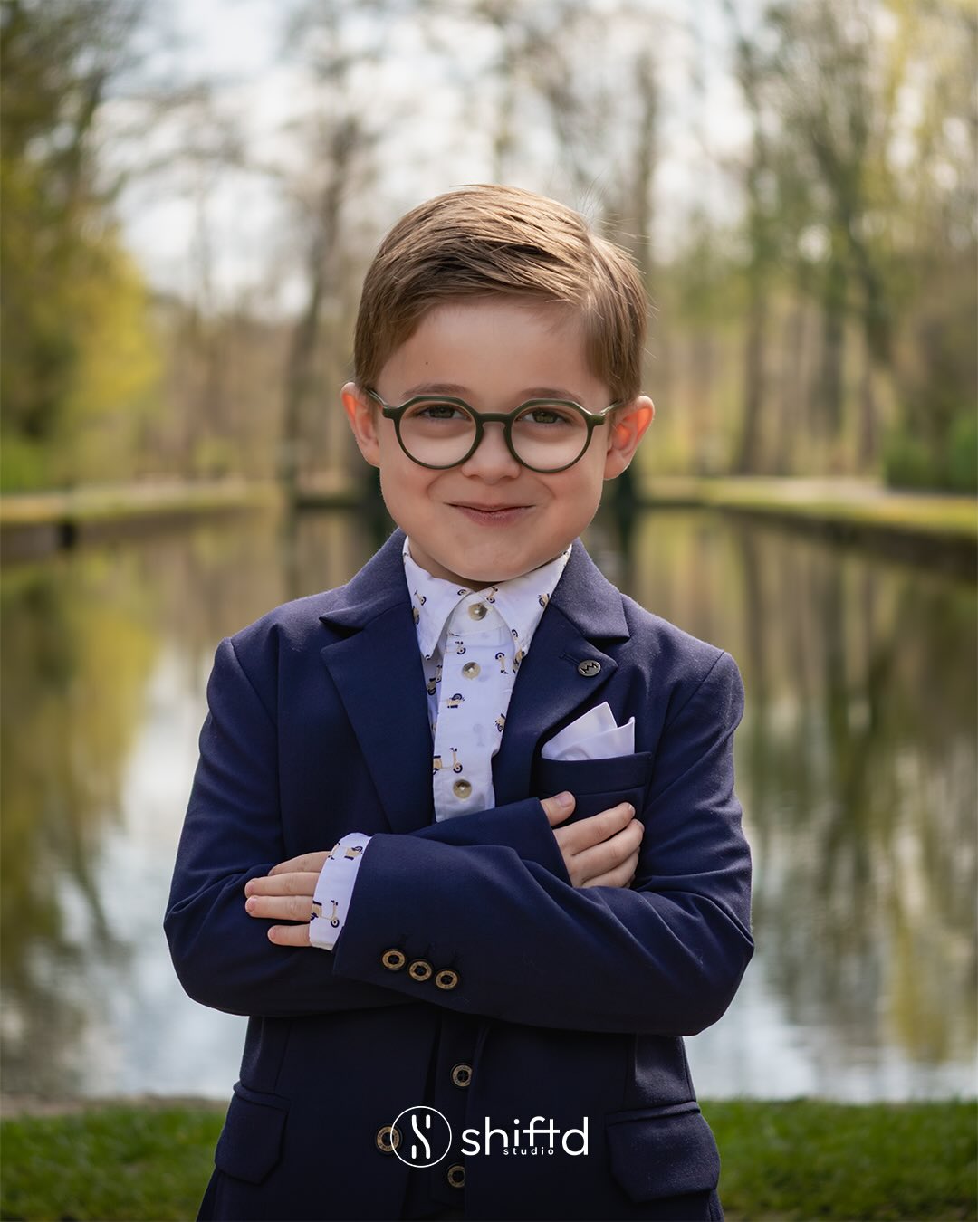 Communiefoto’s moeten een leuke herinnering zijn! ☀️
Soms zijn het net de spontane momenten buiten, het lachen, bewegen en gewoon even jezelf kunnen zijn, die later het meest blijven hangen.
📸 Een kleine selectie uit de communieshoot van Morris.
Wil jij ook mooie momenten laten vastleggen om later op terug te kijken? Stuur me gerust een berichtje.
#communie #communiefotografie #gezinsfotografie #shiftdstudio #fotografie
