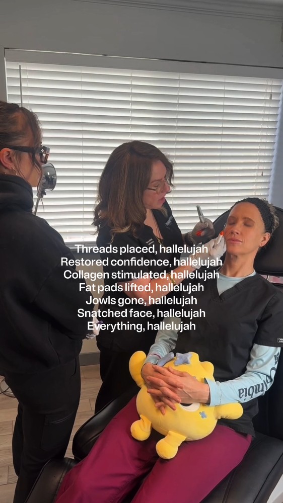✨ When the collagen support starts, collagen supporting…
cue the hallelujahs 😂🙌✨
PDO threads are designed to support your skin’s natural collagen production while helping create a more refreshed, supported appearance over time.
Honestly? Worth singing about. 💛✨
.
.
.
#fullspectrumfaceandbody #pnwmedspa #tacomamedspa