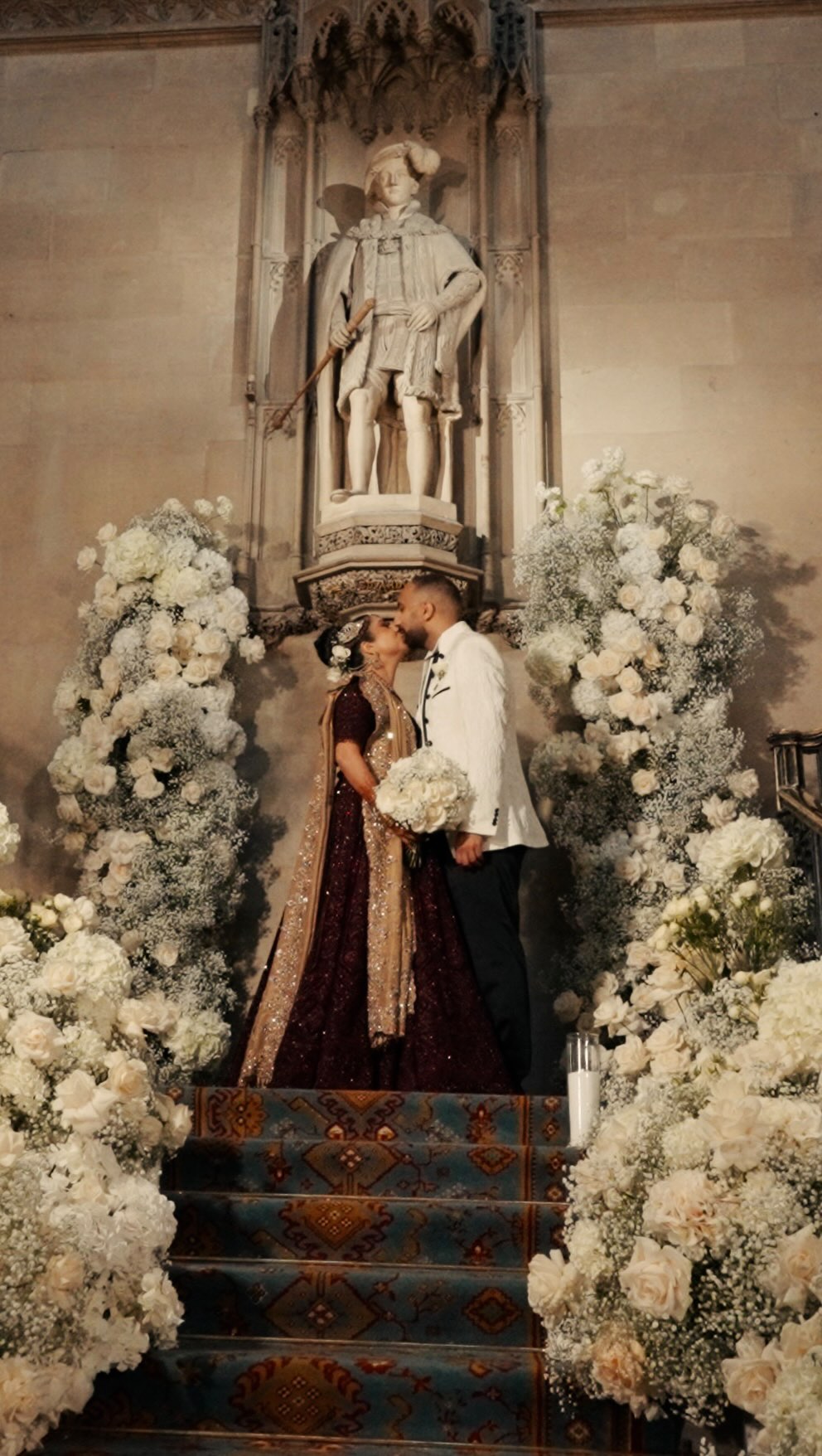 🤍 SARA // JASON 🤍
Venue - @ashridgehouse
Video - @momento_media
Photo - @bylumiere
Content - @yourcontentcaptured
Band - @honeysoullive
Flowers - @augustaflorals
Dance floor - @mybigdayeventshertfordshire