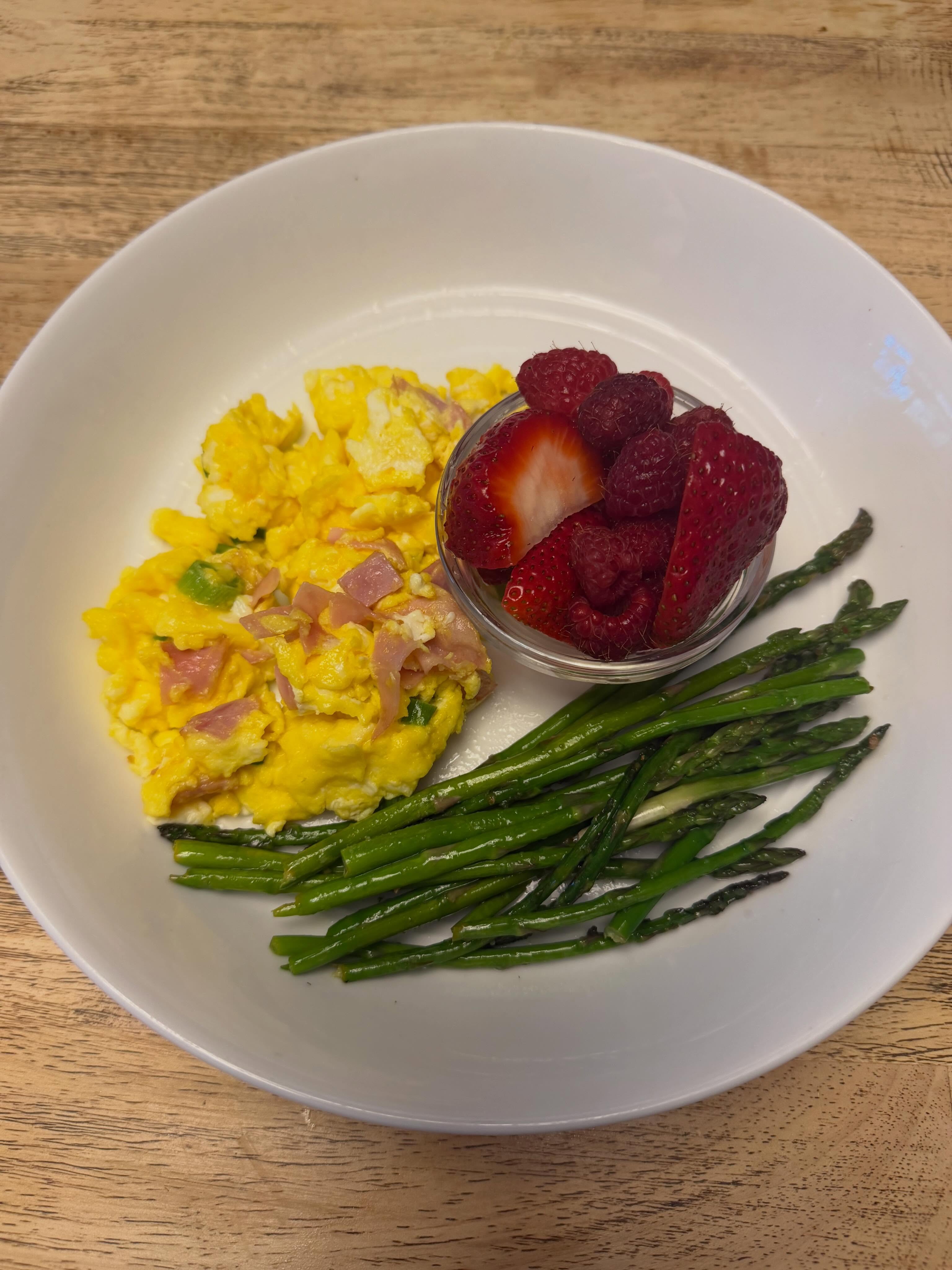 Mother’s Day breakfast with the bunnies! ❤️💕💕 Cooked for me 🥰 #mom #dayoff #home #eggs #grateful