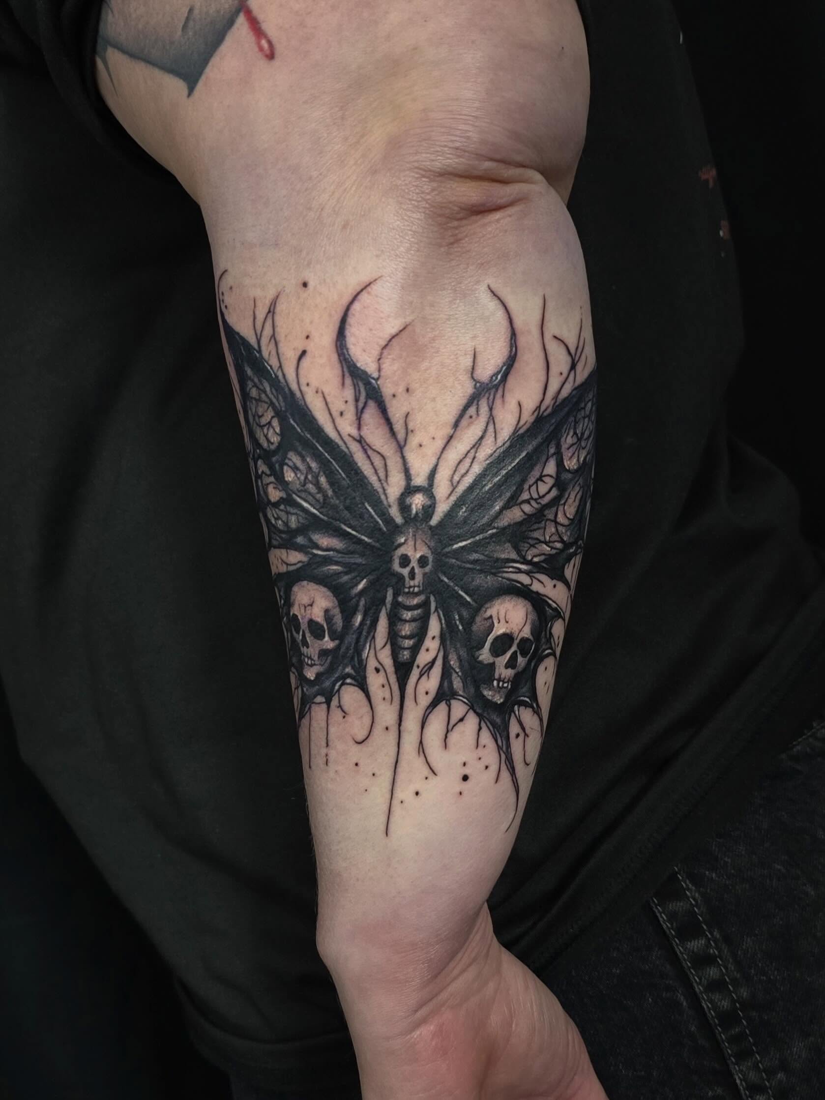 -🦋💀- von Leni
#tattoo #regensburg #regensburgtattoo #ink #regensburgcity