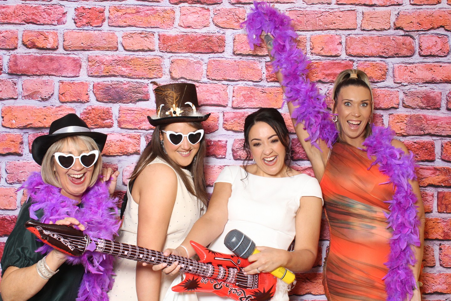 Which photo booth suits your event? We’ve rounded up three favourites to help you choose: open‑air for lively weddings and proms, enclosed vintage for intimate wedding portraits, and GIF/slow‑motion for showstopping party moments. Expect premium image quality and easy free downloads so every guest leaves with a perfect keepsake. We cover Worcestershire, Warwickshire, Staffordshire and the wider West Midlands. Link in bio. Tell us which style you’d pick and why! 📸✨🎞️🎉 #WestMidlandsEvents #WeddingInspiration #PartyHire #FellsFunBooth
