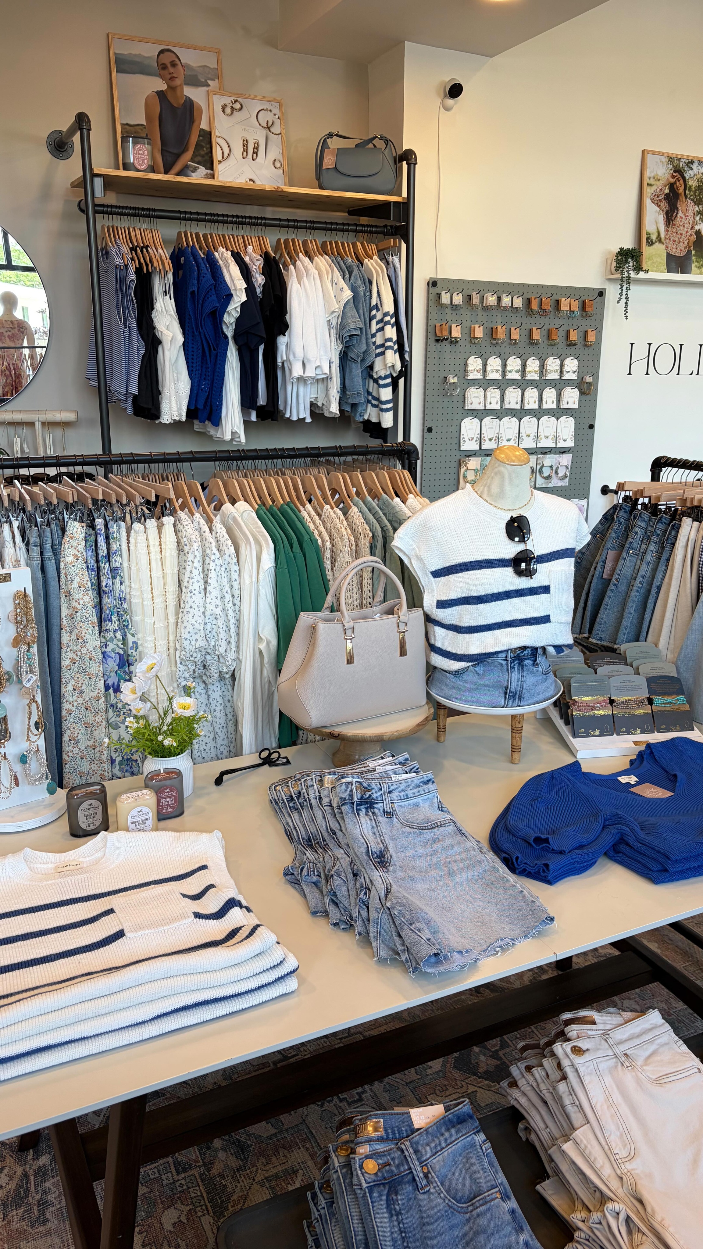 Cue the weekend shopping plans 🛍️✨ Floorset Friday is officially live and full of pieces you’re going to obsess over 😍 Come see us!!✨
📍5th & Broad: 10am-9pm
📍Franklin: 10am-6pm
#floorset #newarrivals #shopsmall #franklin #nashville