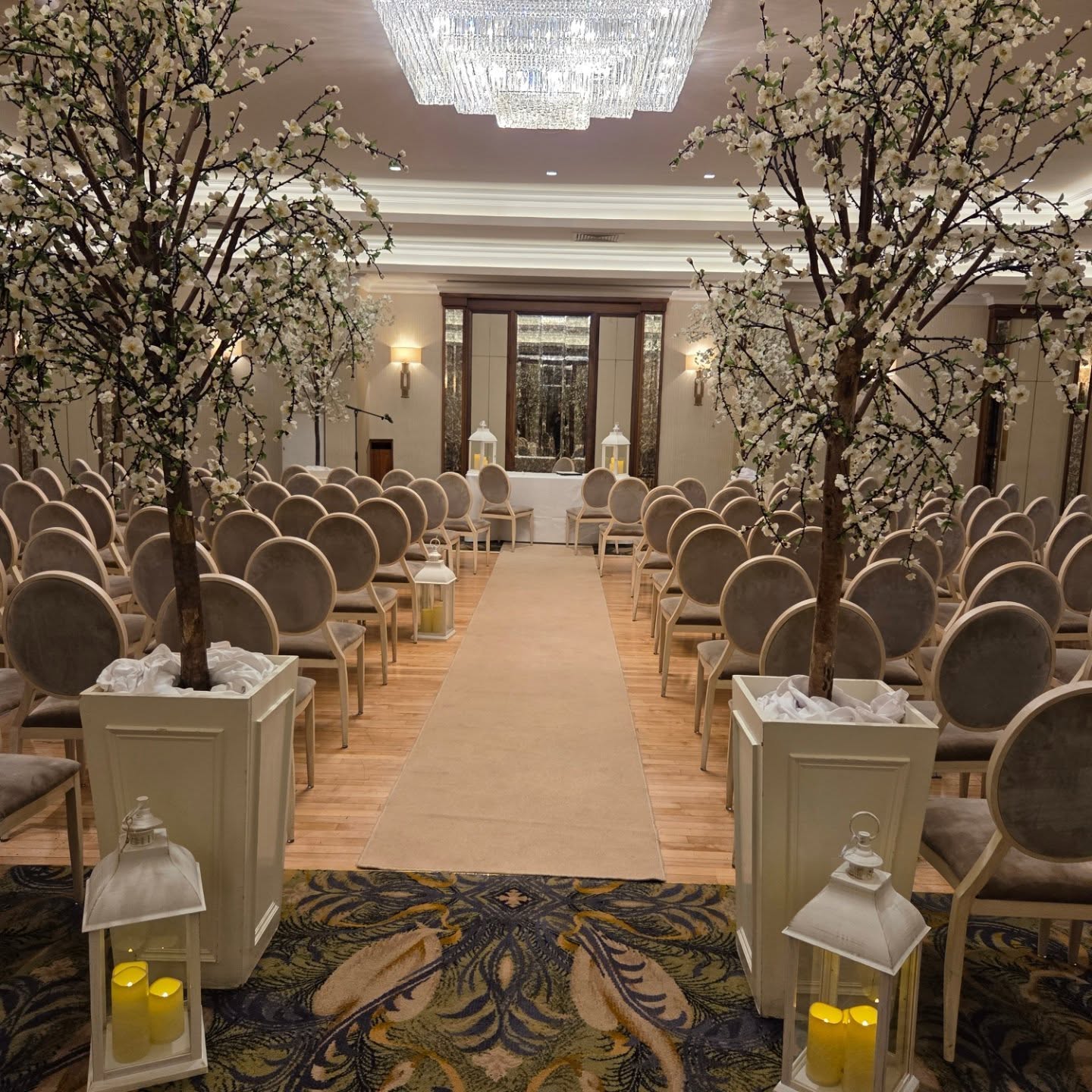 @hotelkilmore for the Spiritual Ceremony of Shauna and Padraig. Thanks to @laveryphotoandvideo for capturing all the special moments.
#HotelKilmore #IrishWeddingCelebrant #WeddingCelebrantIreland #IrishWedding #endaharte