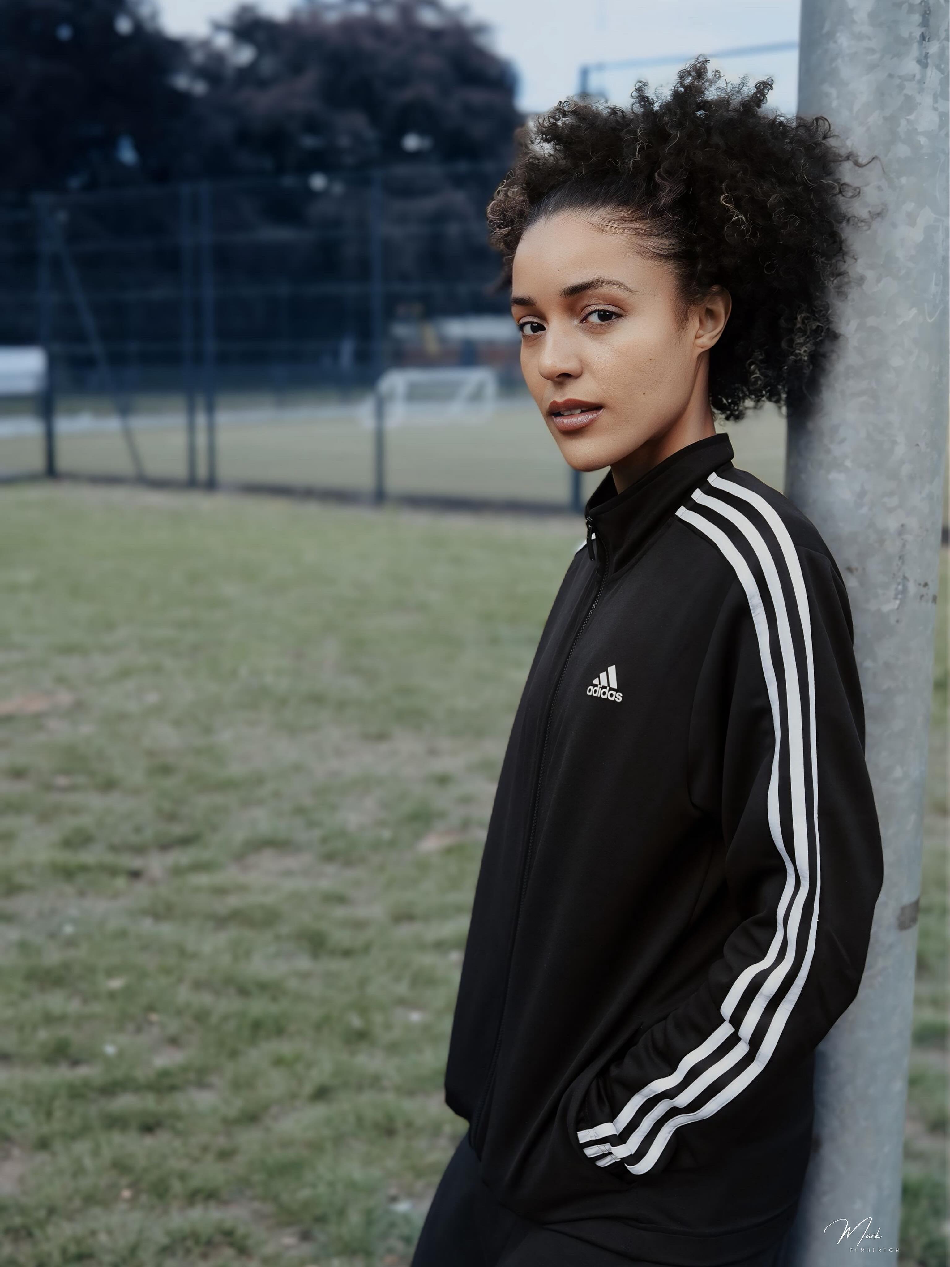 Training Day…. Myself and @lis_pics21 had an amazing day shooting some sports and lifestyle images of @dannielladee , definitely some lionesses vibes going on here #portraitphotography #sportyportrait #sportsphotoshoot #danielladee