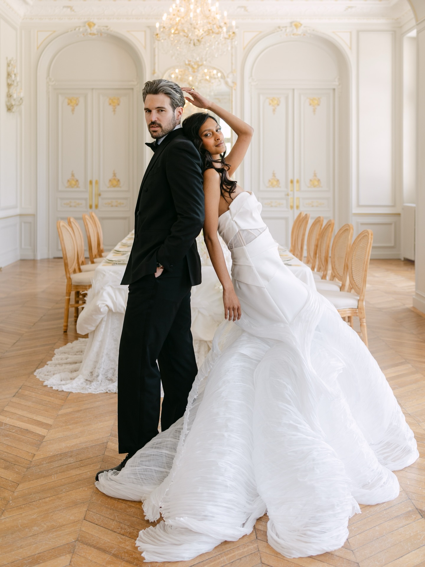 La première partie du magnifique shooting Swan Rêverie @chateau_nainville_les_roches , dirigé par l’incroyable équipe de @mc2monamour .
Du romantisme et de l’élégance, un rêve éveillé. ♡
-
The first part of the magnificent Swan Rêverie shoot at @chateau_nainville_les_roches , led by the incredible team at @mc2monamour
Romance & elegance, a waking dream. ♡
-
Wedding planner & designer : @mc2monamour @mc2monamour_paris
Venue : @chateau_nainville_les_roches
Floral design : @studiomaisonciero
Stationary : @recreation_officiel
Models : @tusorsavecmoi
Content creator : @anyabts_
Rental / Tableware : @maison_options @refletsfleurs @les.petitesgermaines
Muah : @la.beaute.singuliere
Wedding cake & desserts : @planete.sucree
Long dress : @liretta.studio
Short dress : @jeandanielbrami
Suit : @faubourgsaintsulpice
Bridal Jewellery : @maisonsalvat
Fine Jewellery : @artanerparis
—
#mariagefrance #photographemariage #photographemariagetours #loirevalleywedding chateauweddingfrance domaineweddingfrance #weddingcentrevaldeloire weddingloirevalley