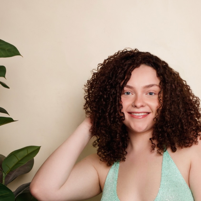 Our Luxe Burmese Curly is a summer must have 😍😍
With the natural wave pattern of this hair it’s hard to keep your hands out of it. It gives the perfect wash and go or blow out look and because of it’s dreamy texture and it’s light weight you’ll be blow in the wind fabulous while having the confidence that your style will last because of this hair’s incredible ability to hold curls for days! Without a tangle in sight you’e sure to love this texture.💕
Shop bbchairextensions.com to be summer ready( link in bio)