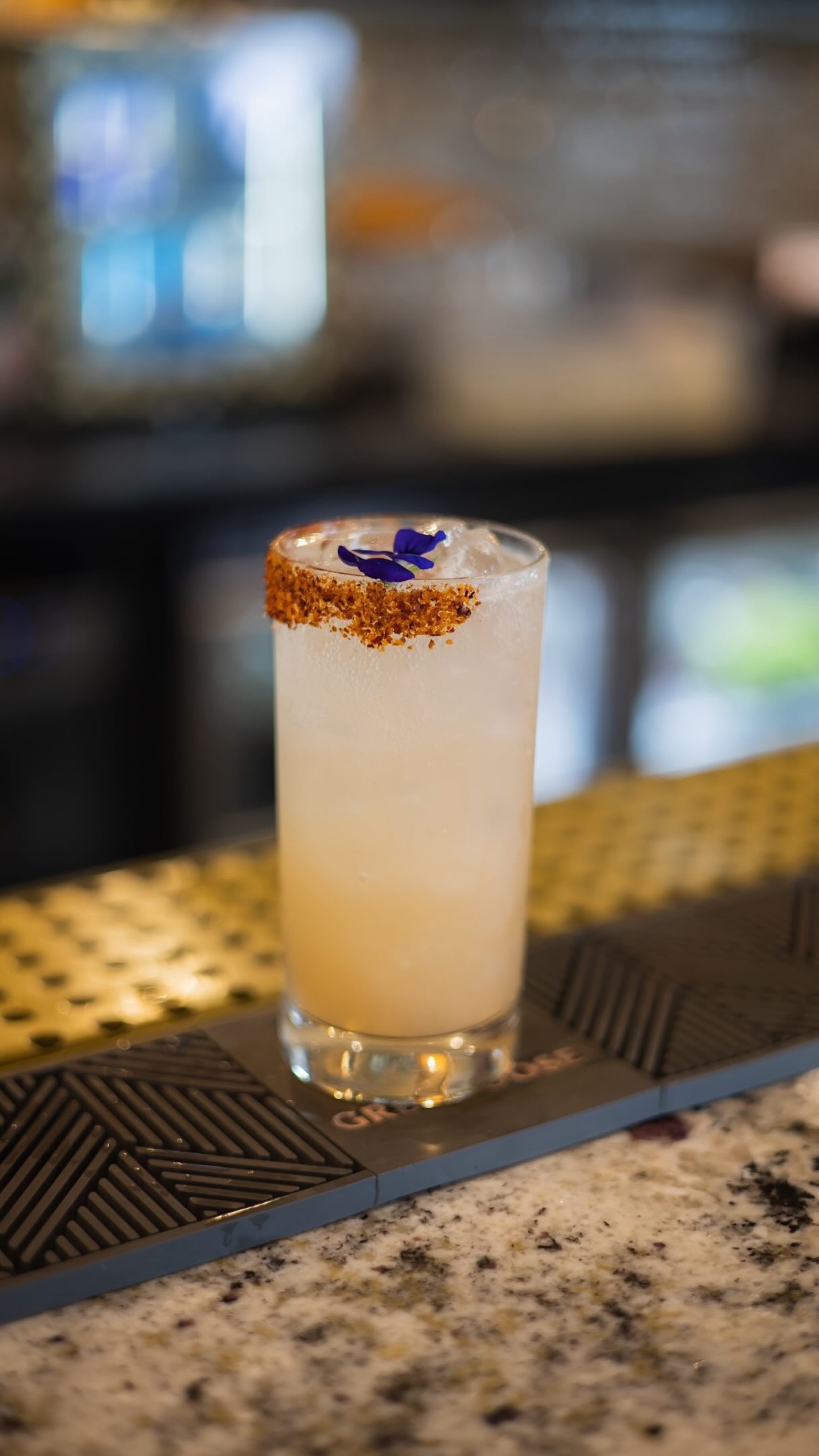 paloma week with @tecan.tequila 🍊
HSC is proud to be part of the first paloma week in the mother city. our team has curated two exceptional palomas, perfectly suited for the 9th floor.
available from today, 15 may until saturday, 23 may. #palomaweek