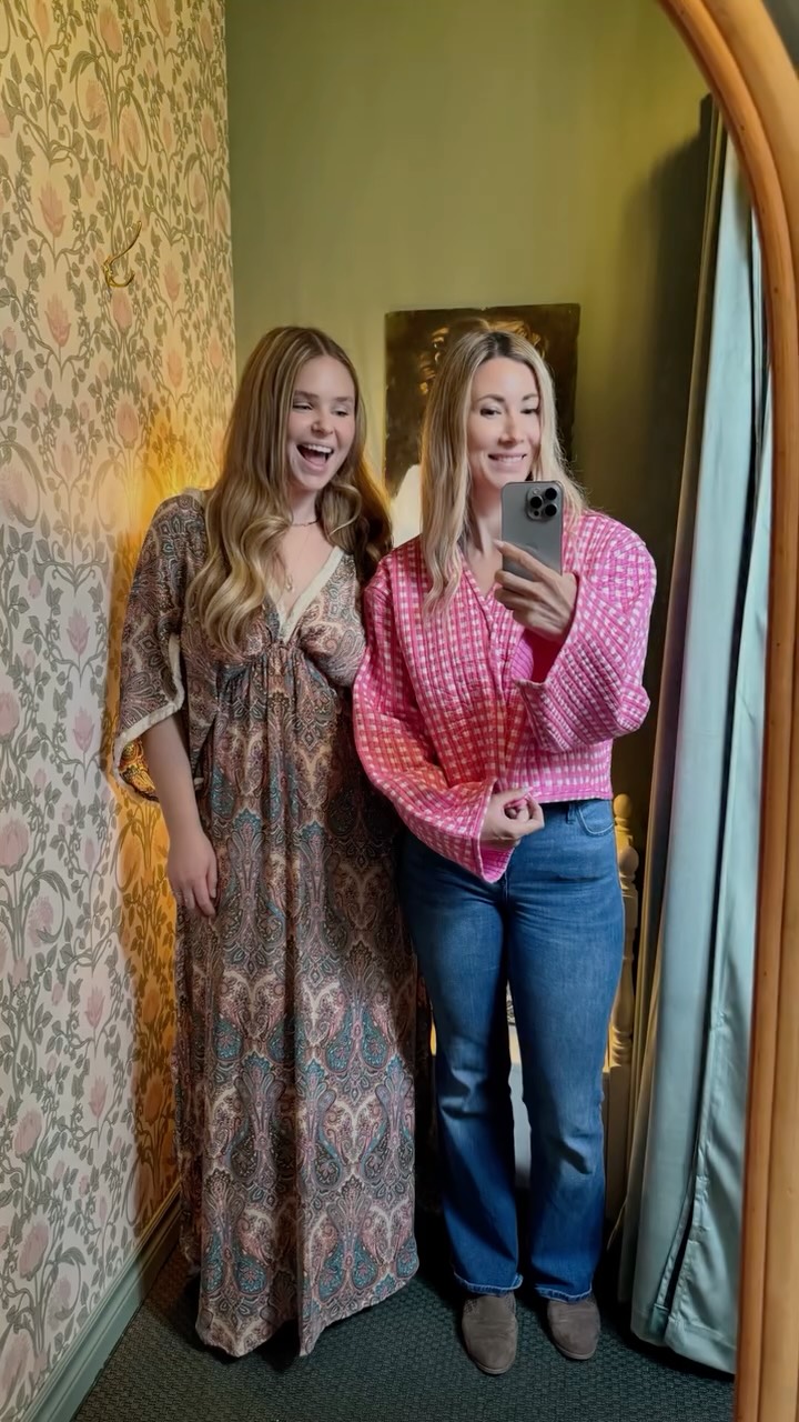 Just a few behind-the-scenes moments from today’s shoot at The Crossing on Main ✨
From packing up my gear to fun little moments throughout the grand opening 🤍