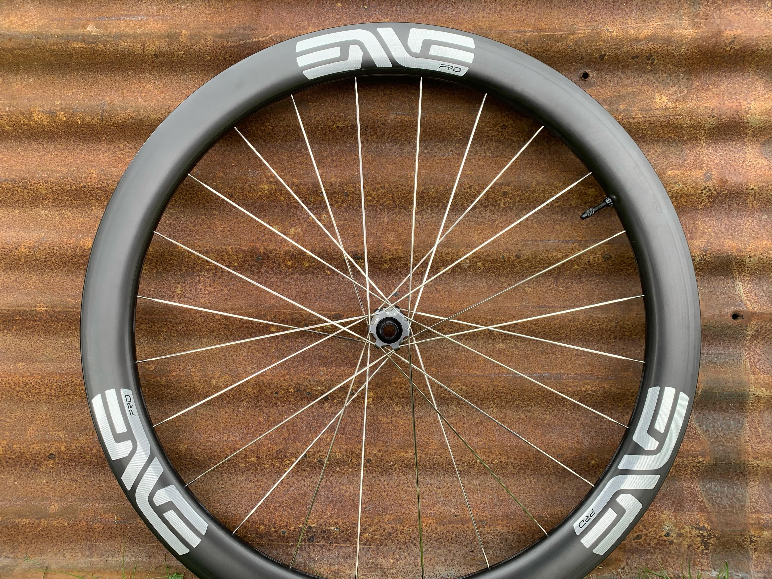 ENVE 4.5 SES Pro. Lighter carbon, lighter hub, silver spokes, micro-hook.