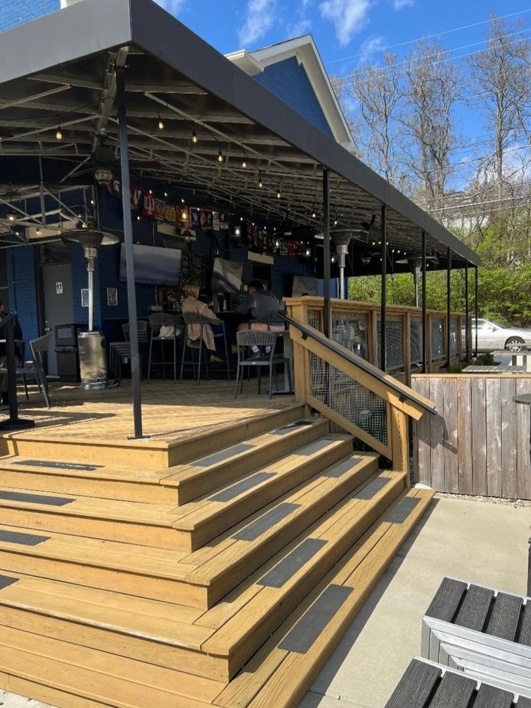 The upcoming forecast looks a lot like patio weather to us ☀️🤗
Grab a drink, pull up a chair, and enjoy our patio from morning to night this summer!