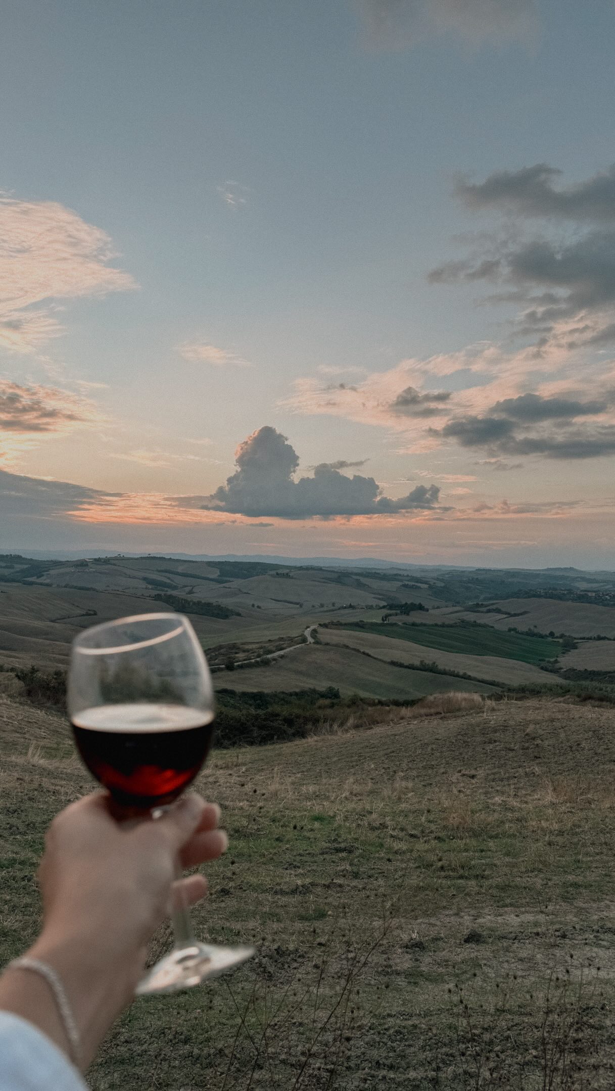 8 of my favourite things to do in Tuscany below 🤍 & info about train
1. Wander the streets of Florence - where every corner feels like a postcard. While here, visit museums & eat the best food
2. Book a wine tour to Chianti, the wine paradise
3. Visit the beautiful medival village Pienza. Rent a car or book a tour
4. Watch the sunset in Val d’Orcia, an UNESCO heritage area with beautiful landscapes
5. Marvel at the beauty of Sienna, a direct train from Florence
6. Visit the beautiful island of Elba, a short boat ride from the coast. Here you can hike, enjoy the island life
7. Relax on the coastside, some of my favourites are Castiglioncello & Viareggio
8. Enjoy a long lunch in the main piazza in Lucca, a beautiful old town with ancient sky towers you can climb
About the night train
🗺️ Munich - Florence (also stops in Bologna & Rome and you can even start in Vienna)
🚞 operated by Nightjet
🎫 tickets at Nightjet.com
💰 price starts from about €49 and you can choose between a mini cabin (1-2 beds), couchette (4 beds) or sleeper cabin (2 beds)
Who would you to to Tuscany with? 💭
• Tuscany guide • Tuscany places to visit • Tuscany top things to do
#italyaesthetic #italydestinations #visittuscany