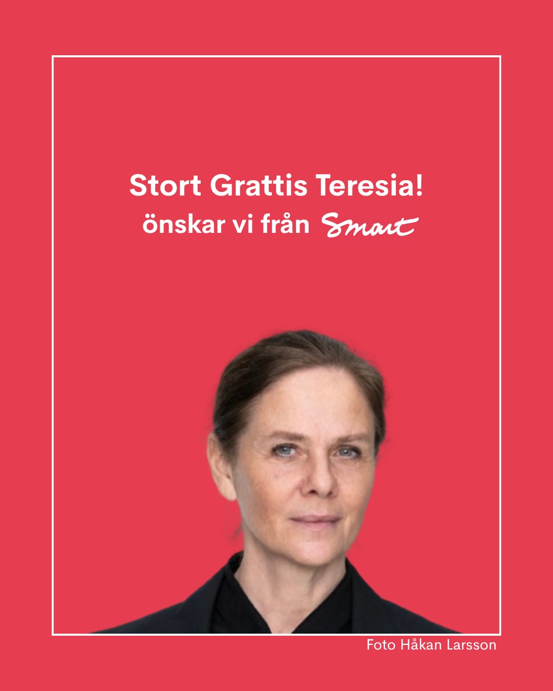 Ett stort grattis till Smart medlem Teresia Björk som tilldelades Stockholm Stads Kulturstipendium 2026! đ
Med en fantastisk motivering:
âTeresia Björks danskonst utforskar ensamhet, kontakt och inlevelse. I soloförestĂ€llningen u&me blir fantasin en plats för dialog. Under sitt lĂ„nga yrkesliv har hon skapat verk som utmanar grĂ€nser mellan dans, teater och film. Genom sin koreografiska metod Finding Tools och sitt engagemang som mentor bidrar hon till Stockholms danslivs utveckling och koreografiska kunskapsöverföring. Björks konstnĂ€rskap prĂ€glas av mod, ihĂ€rdighet och en förmĂ„ga att beröra.â
Vi Àr sÄ glada över det fina erkÀnnandet av det viktiga arbete och engagemang som ligger bakom!