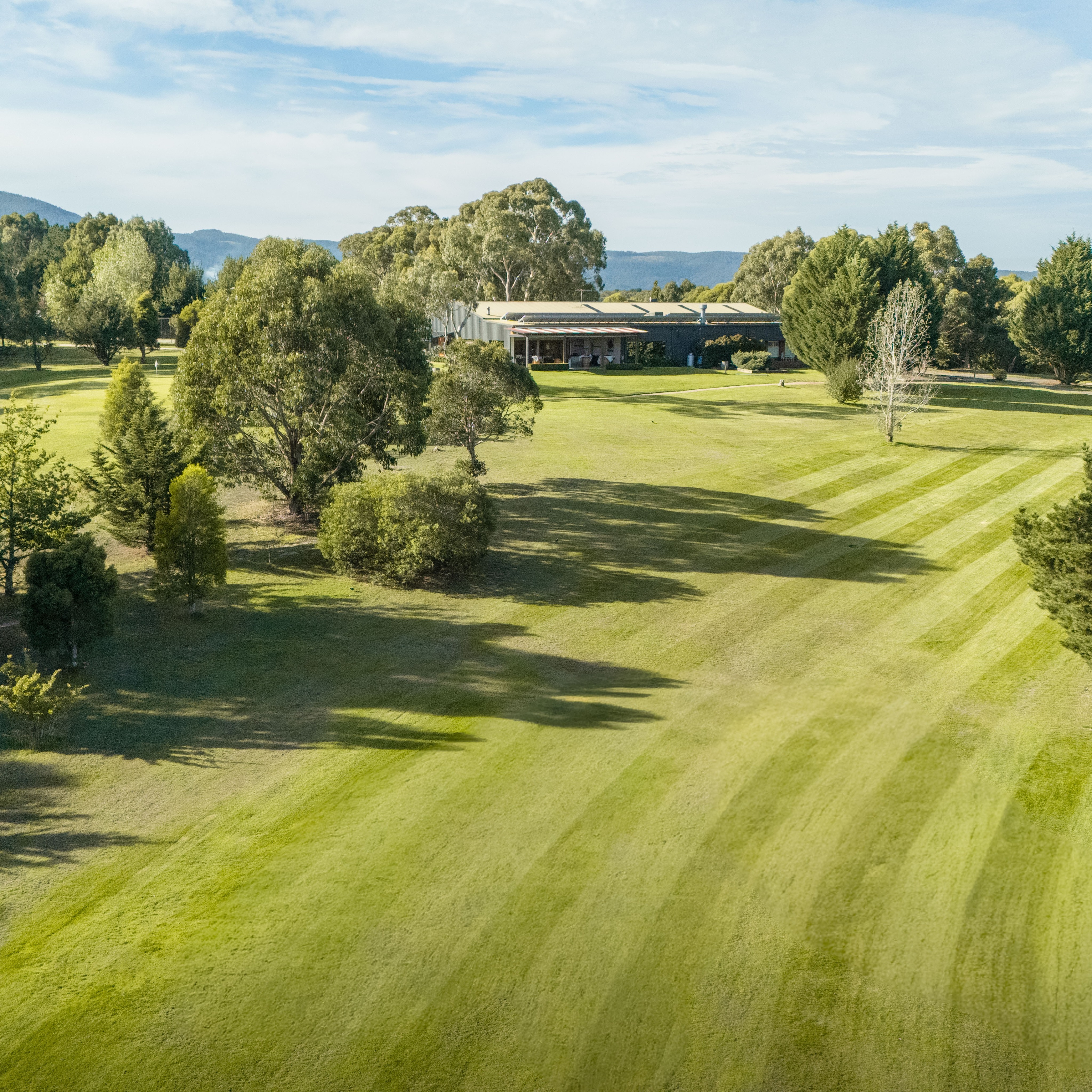 Winter is waiting at Lawson Lodge!
Fires, fairways and 65 acres of the Macedon Ranges, exclusively yours.