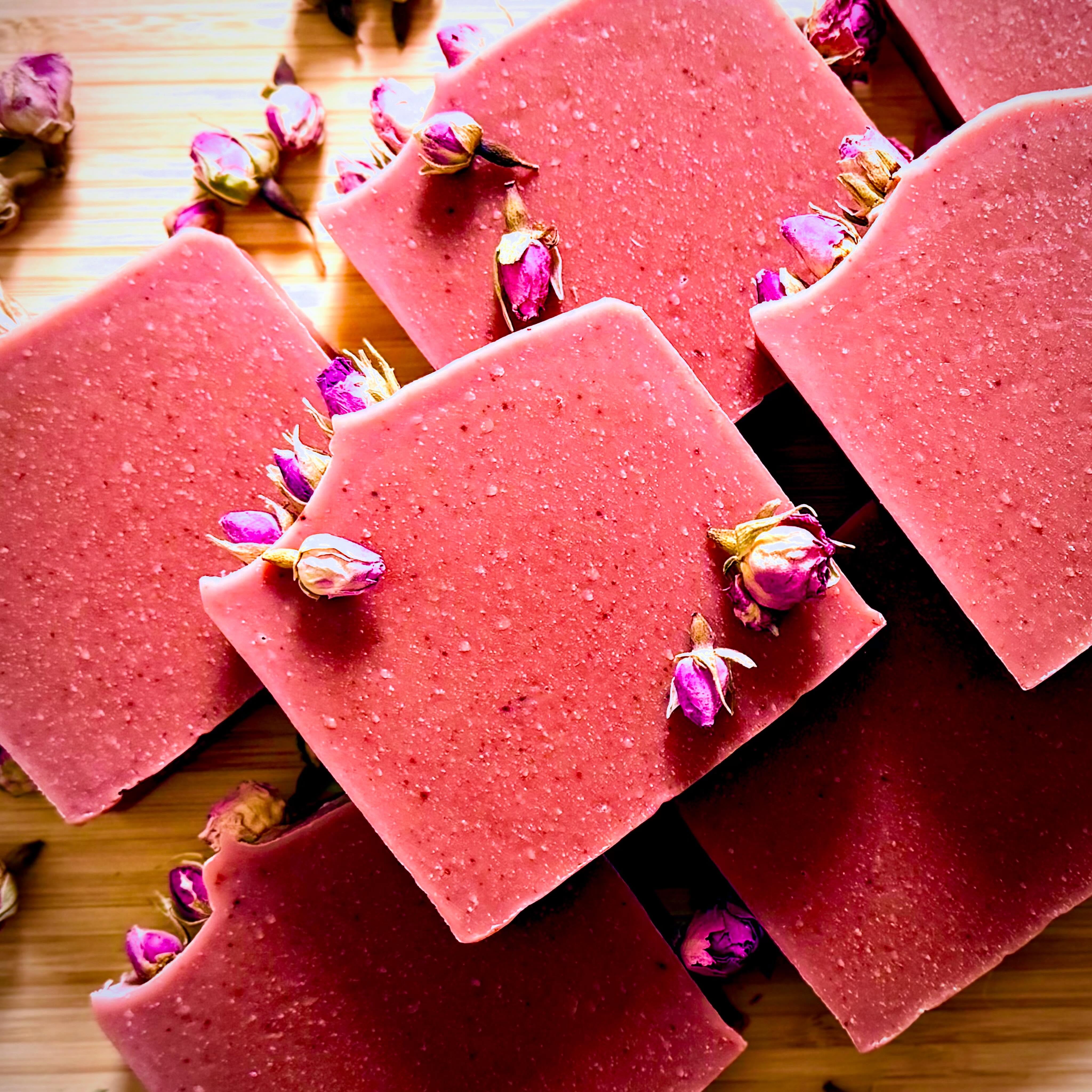 🌹The Rose Bar 🌹
A longtime favorite from the apothecary table this past Mother’s Day weekend in Owensboro — soft, floral, creamy, and steeped in the beauty of everything rose. 🌹
Made with rose-infused olive oil, rich shea and murumuru butters, coconut milk, rose clay, rosehip, and layers upon layers of botanical rose notes… this bar feels like a small ritual in bloom. 🌹
Bulgarian rose wax, rose absolute, geranium, palmarosa, and a whisper of patchouli create a scent that is tender, grounding, and quietly uplifting — like fresh petals gathered in the early morning garden.
Truly rosy. Truly beautiful. A little floral reverie for the skin. ✨
#RoseSoap #BotanicalBeauty #HerbalApothecary #SlowMadeGoods #WildcraftedBeauty